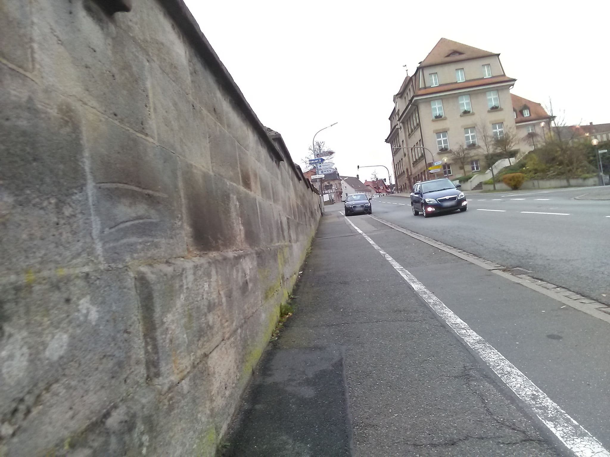 Street view near Hotel & Imbiss Tucado, Cadolzburg — © bernd_niemann (CC BY-SA · Mapillary)