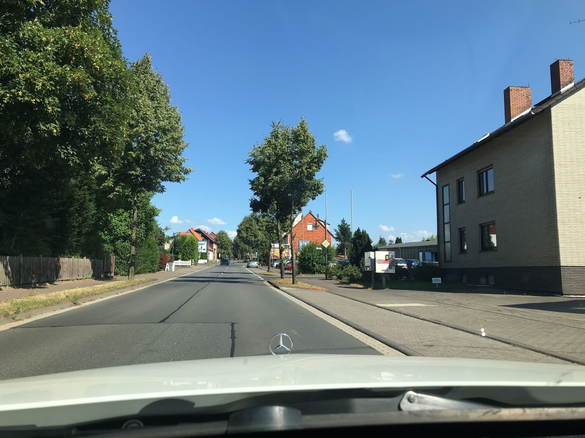 Street view near Caldener Hof, Calden — © saschahaberkorn (CC BY-SA · Mapillary)