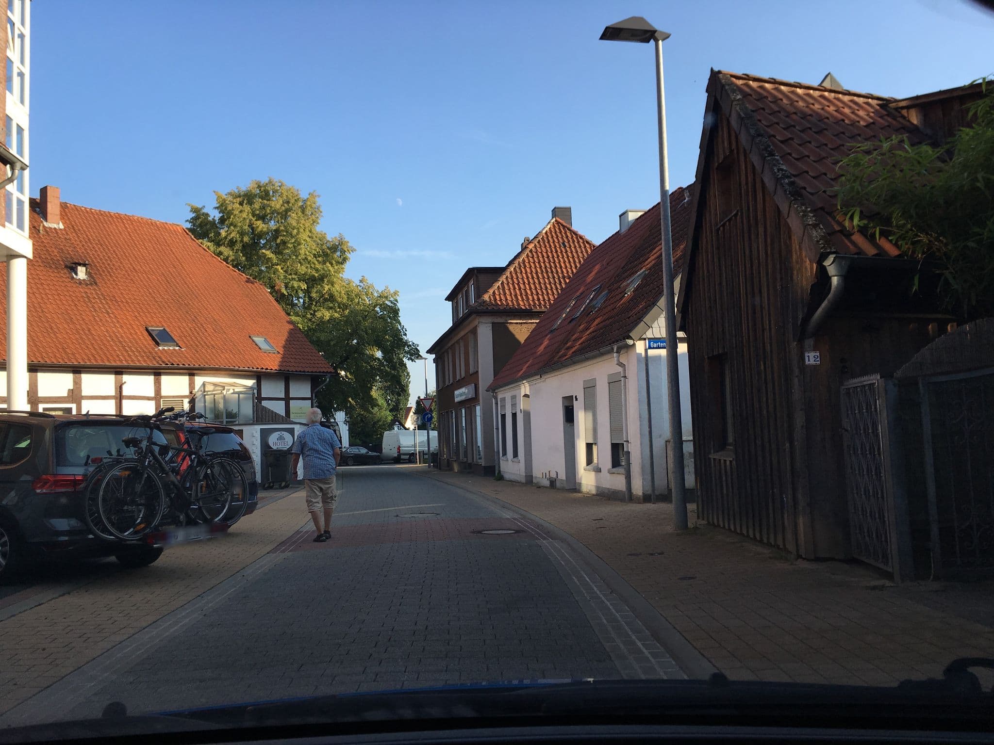 Street view near Hotel Am Braunen Hirsch, Celle — © hotteliene (CC BY-SA · Mapillary)