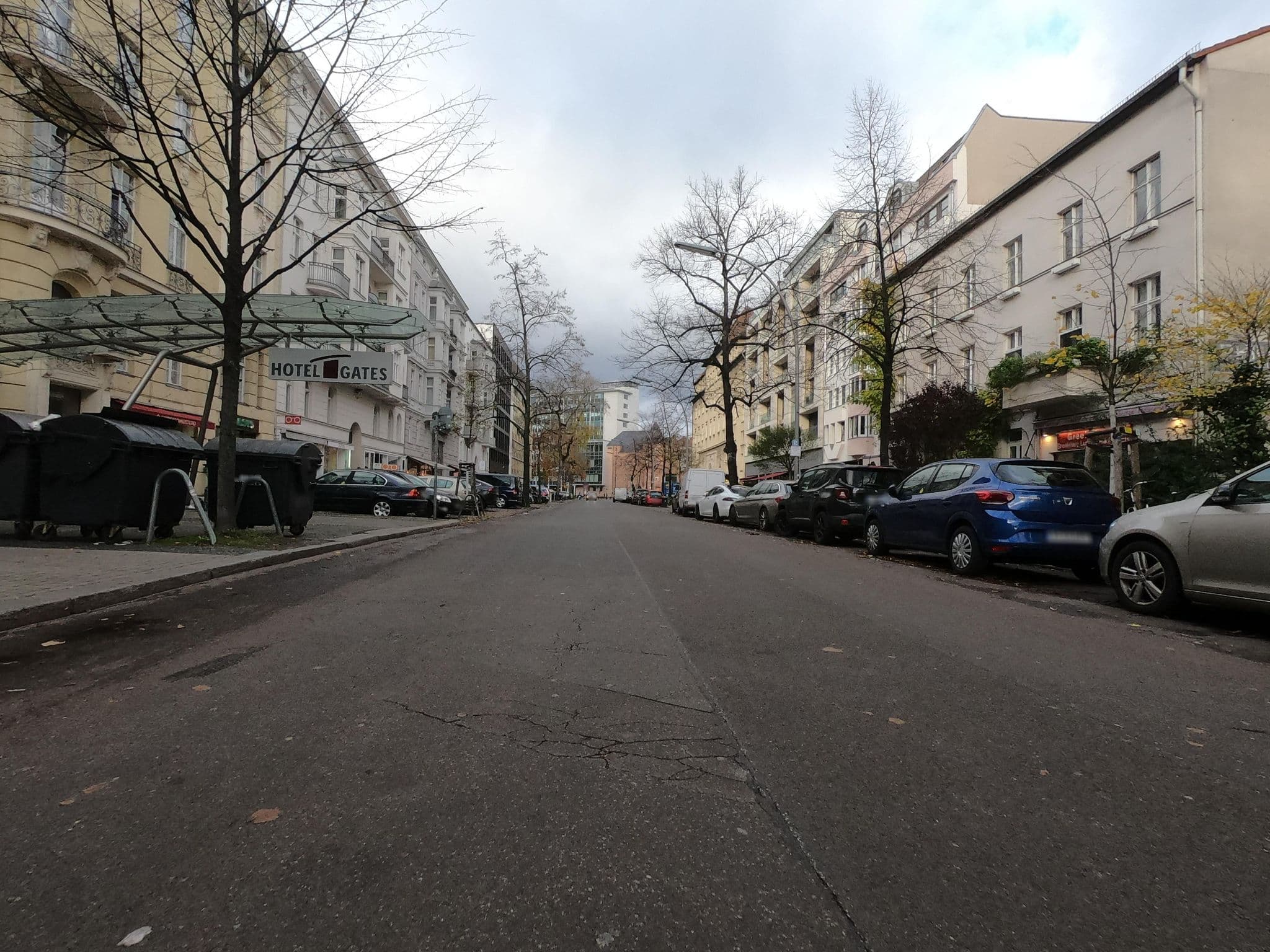 Street view near Hotel Gates, Hansaviertel — © carlheinz (CC BY-SA · Mapillary)