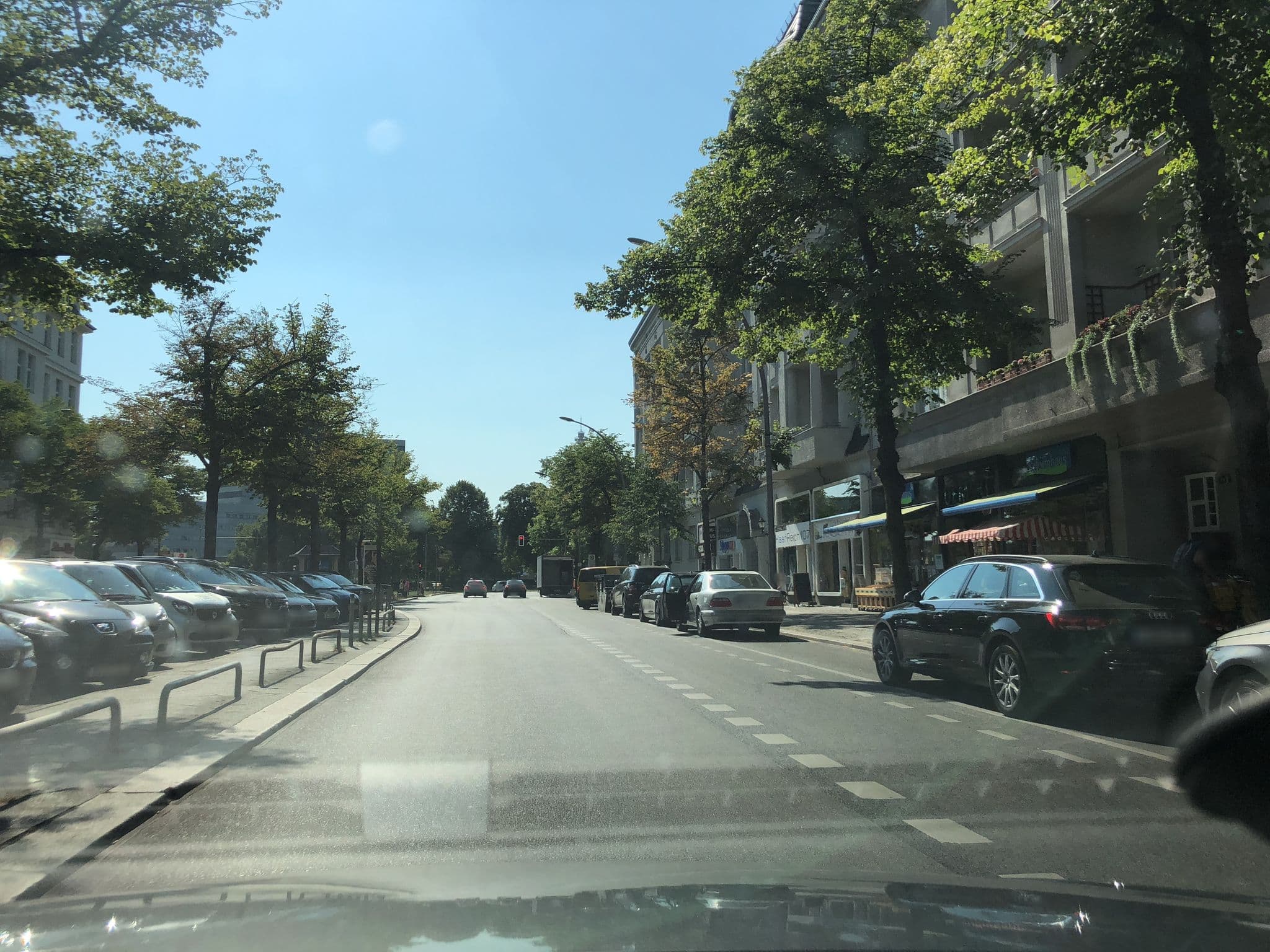 Street view near Hotel Aster, Westend — © stefan005 (CC BY-SA · Mapillary)