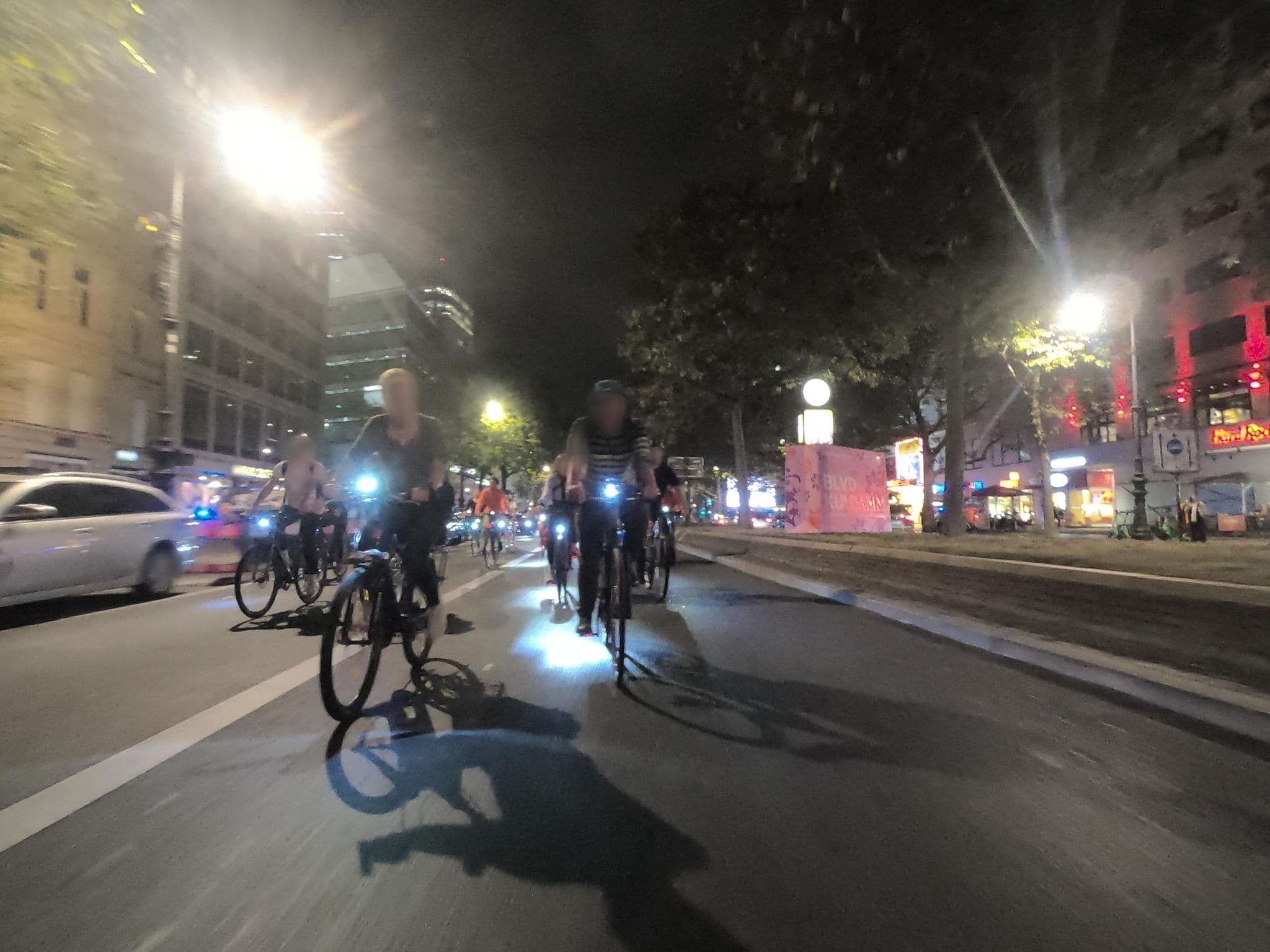 Street view near HOTEL ZOO BERLIN, Schöneberg — © carlheinz (CC BY-SA · Mapillary)