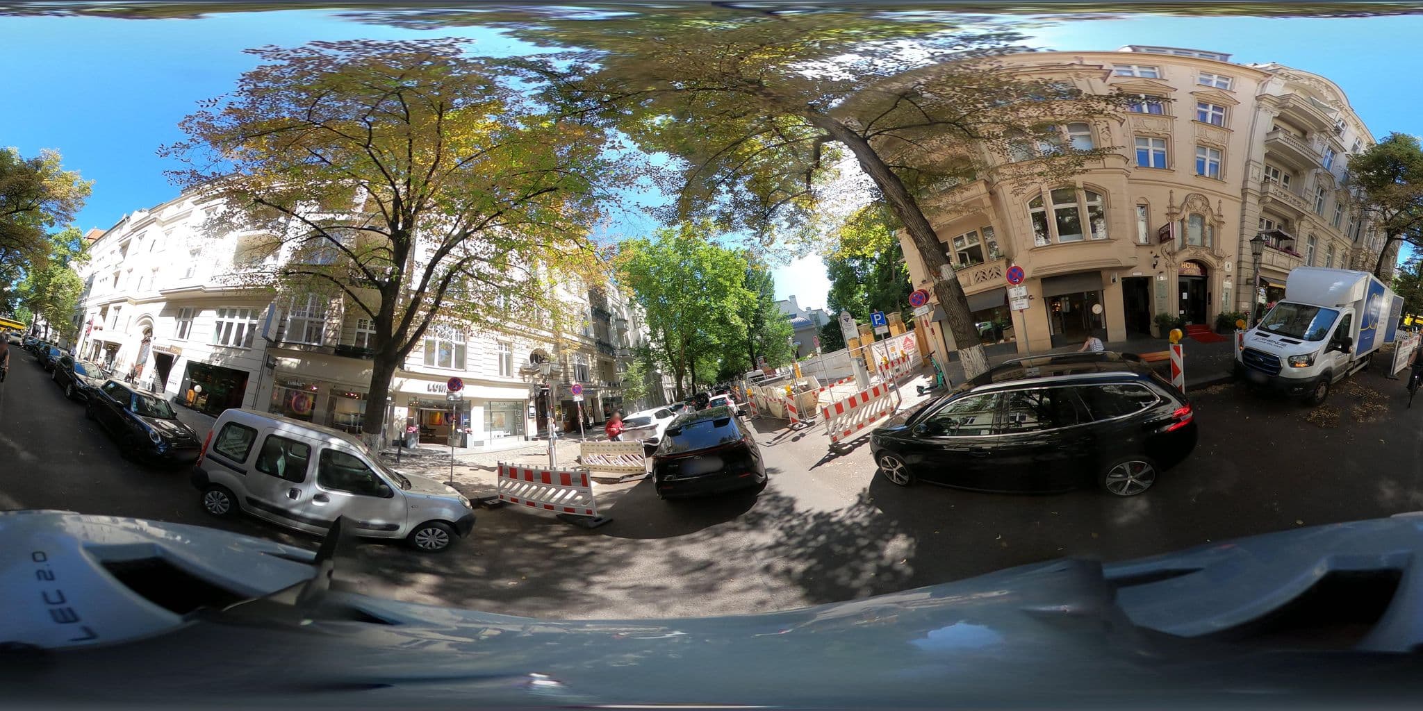 Street view near Hotel Augusta Berlin, Schöneberg — © radinfra (CC BY-SA · Mapillary)
