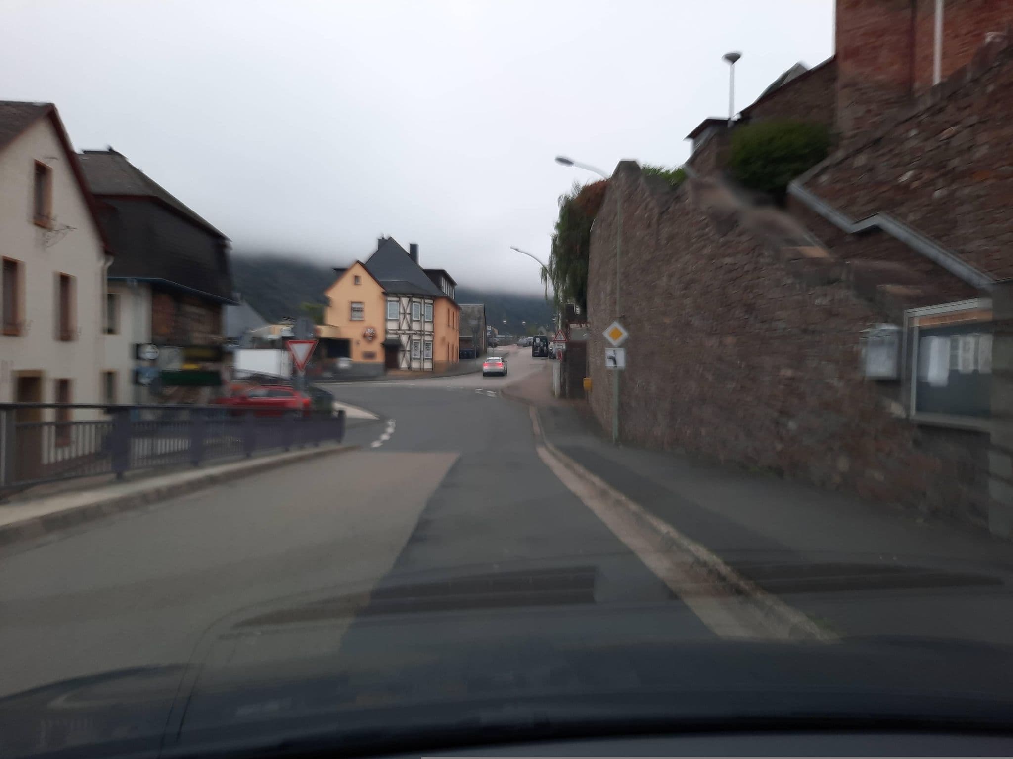 Street view near Hotel zur Weinhexe, Cochem — © Lowiekse (CC BY-SA · Mapillary)