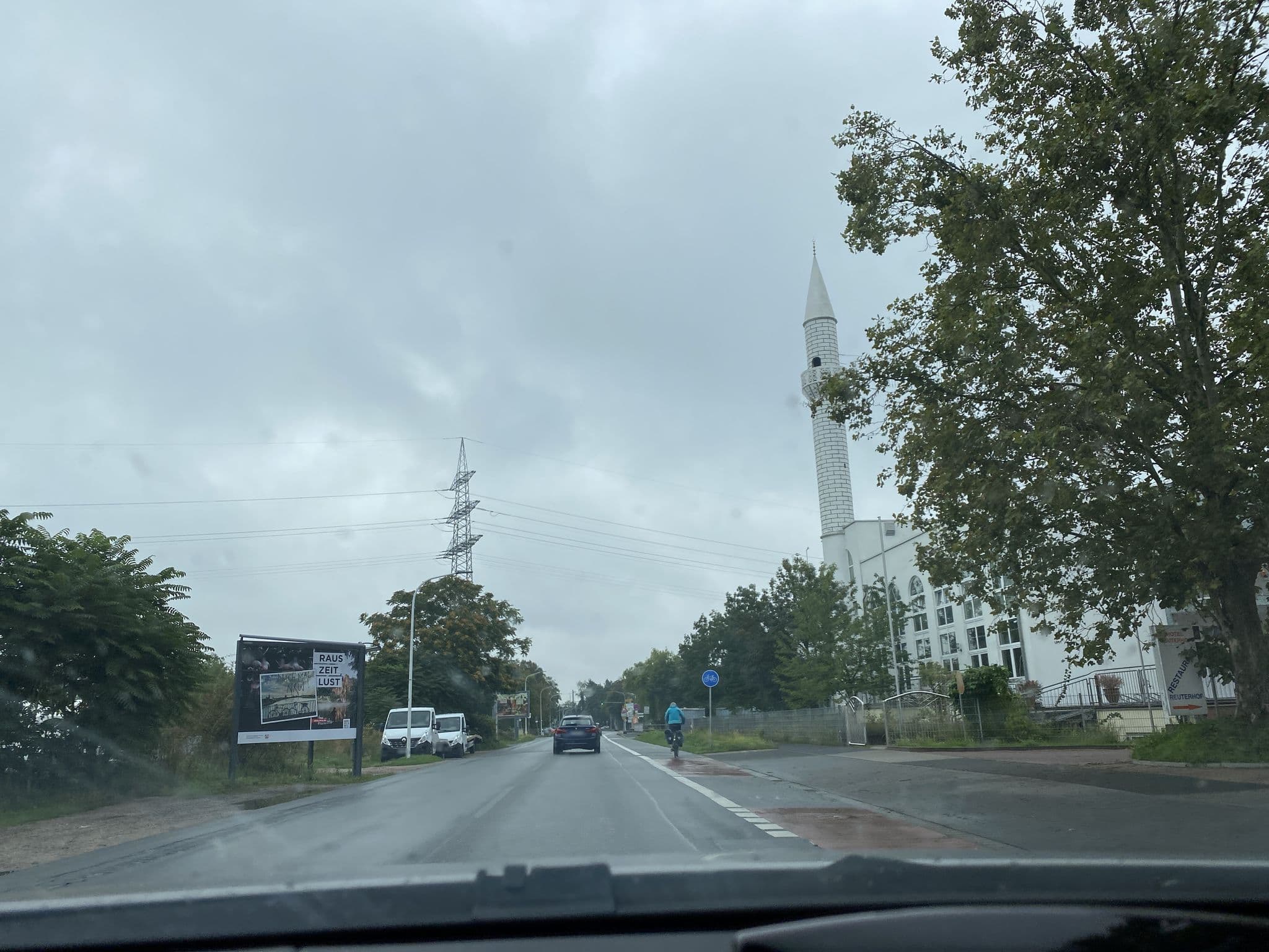 Street view near Hotel Restaurant Reuterhof, Darmstadt — © candice2001 (CC BY-SA · Mapillary)