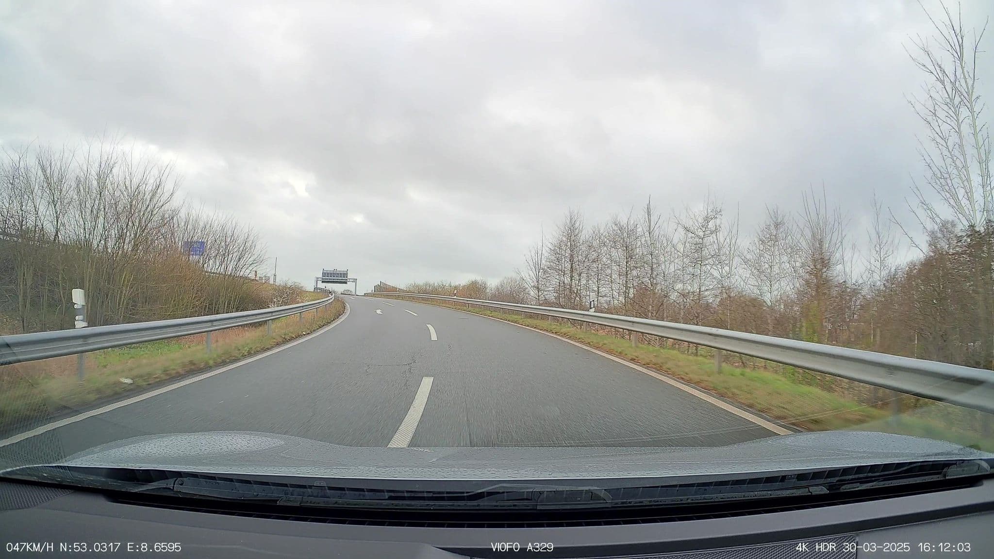 Street view near Hotel Zur Riede, Delmenhorst — © thewizard (CC BY-SA · Mapillary)