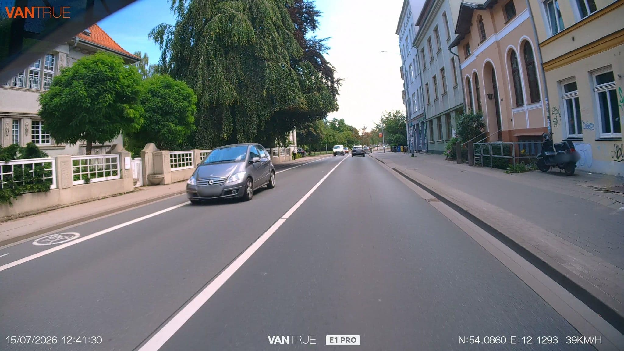 Street view near Barefoothotels Management- und Lizenzgesellschaft mbH, Rostock — © LordOslo (CC BY-SA · Mapillary)
