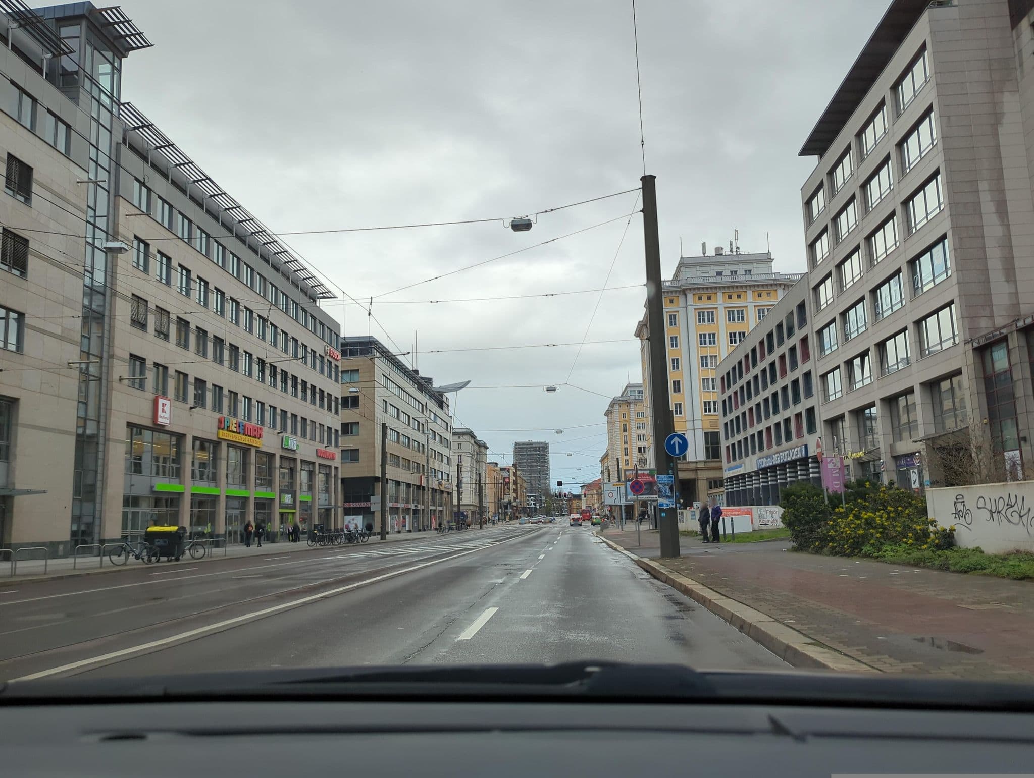 Street view near Maritim Hotel Magdeburg, Magdeburg — © AlexSpritze (CC BY-SA · Mapillary)
