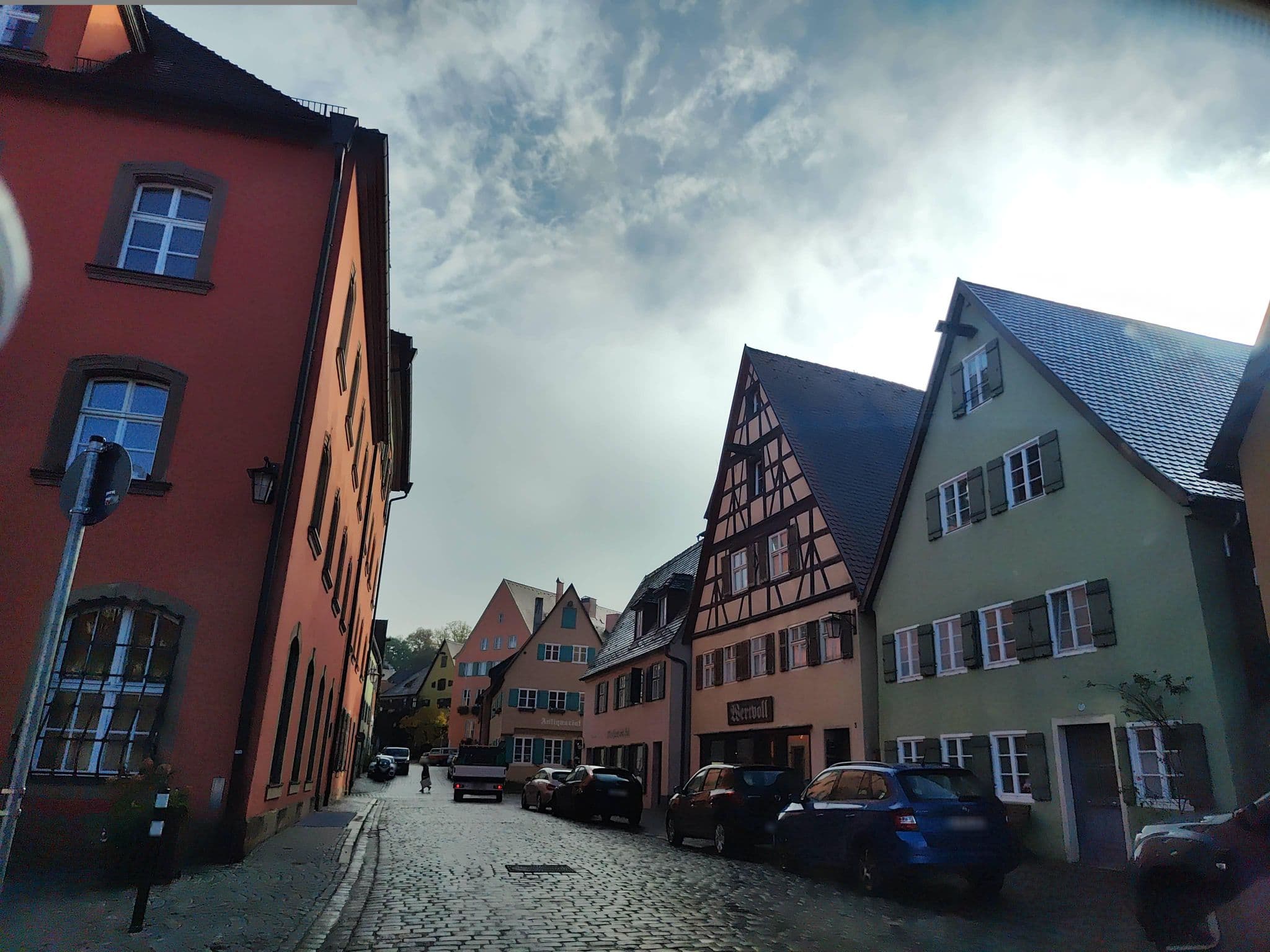 Street view near Hotel Garni Weisses Ross, Dinkelsbühl — © teddy73 (CC BY-SA · Mapillary)