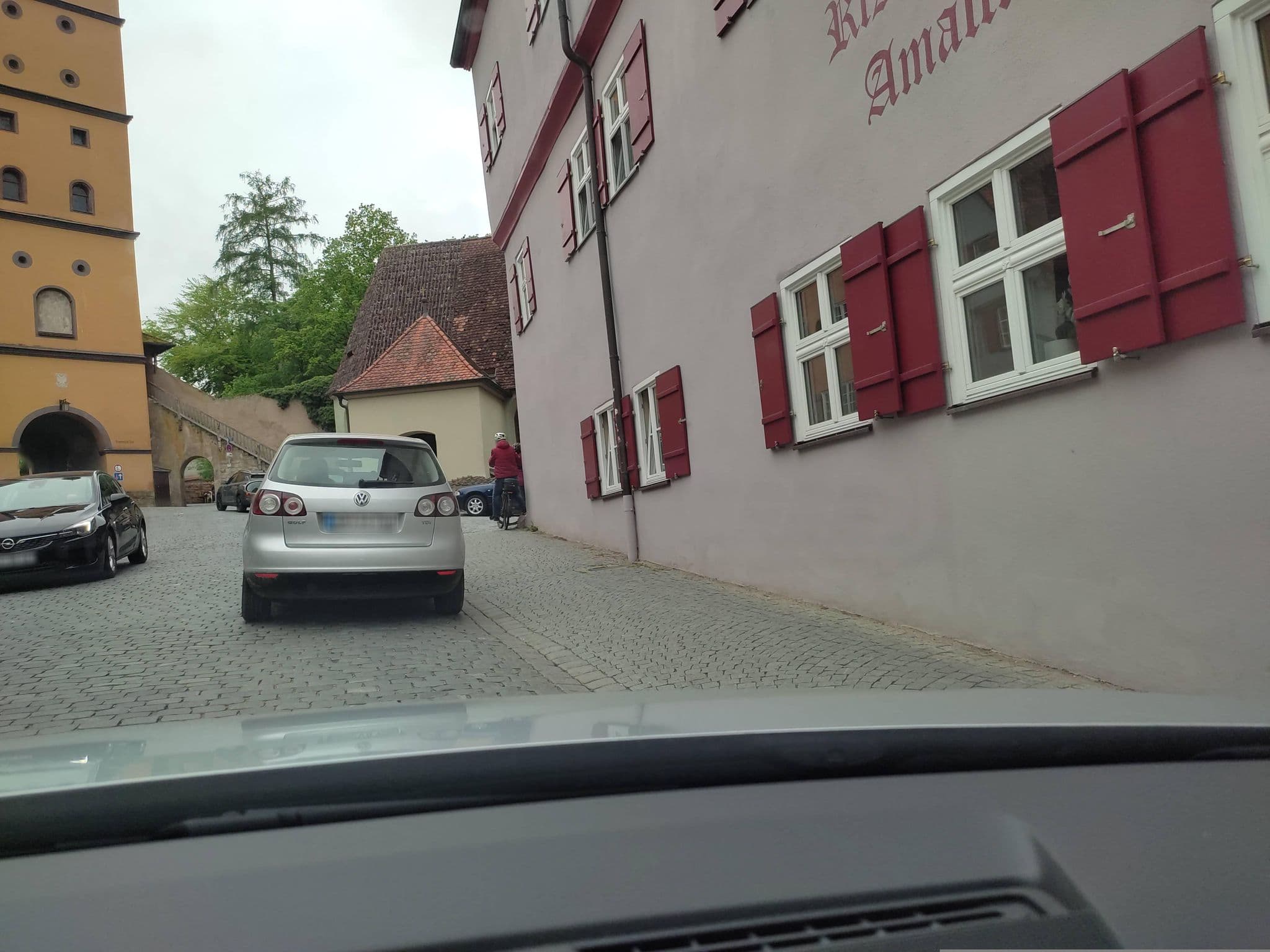 Street view near Artistique Hotel (ehem. Hotel & Bistrorant Dinkelsbühler Kunst-Stuben), Dinkelsbühl — © rausk (CC BY-SA · Mapillary)