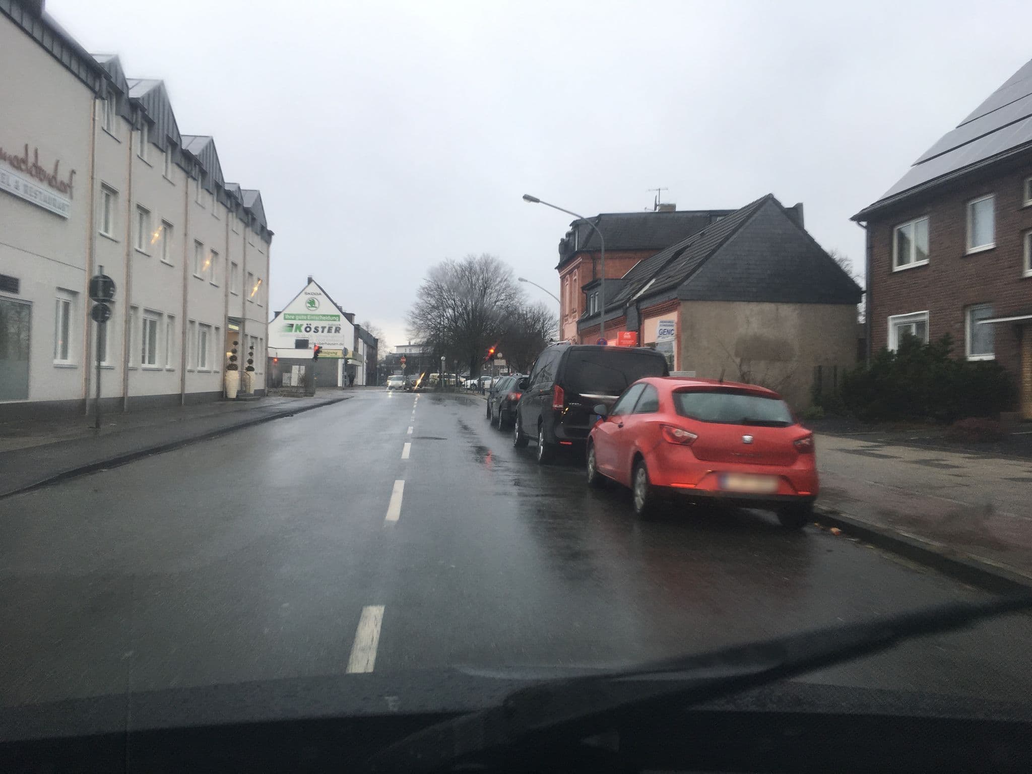 Street view near Hotel und Restaurant Schmachtendorf, Dinslaken — © wladimir (CC BY-SA · Mapillary)