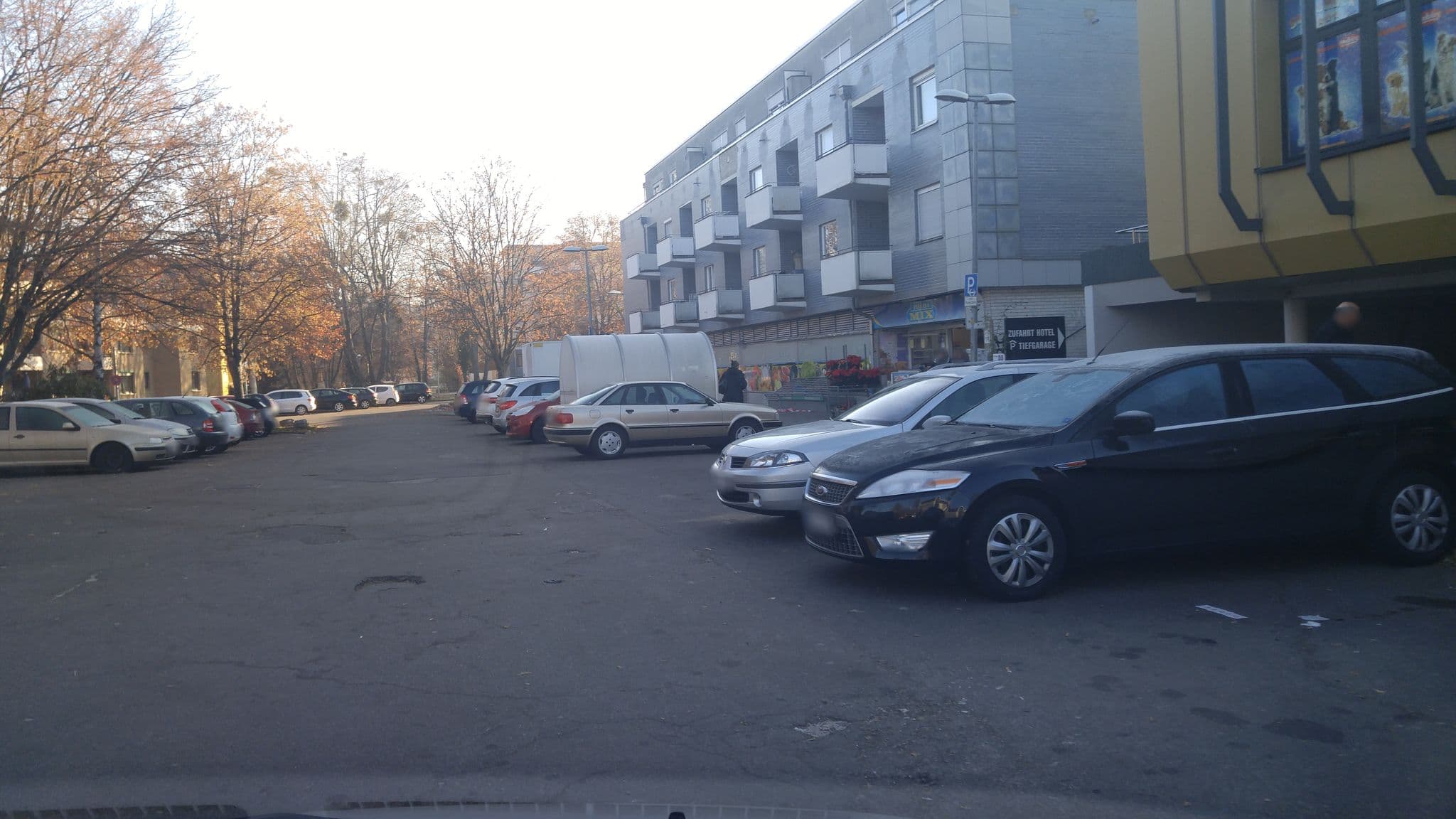 Street view near Hotel Vi Vintage, Gerlingen — © radius_proxy_de (CC BY-SA · Mapillary)
