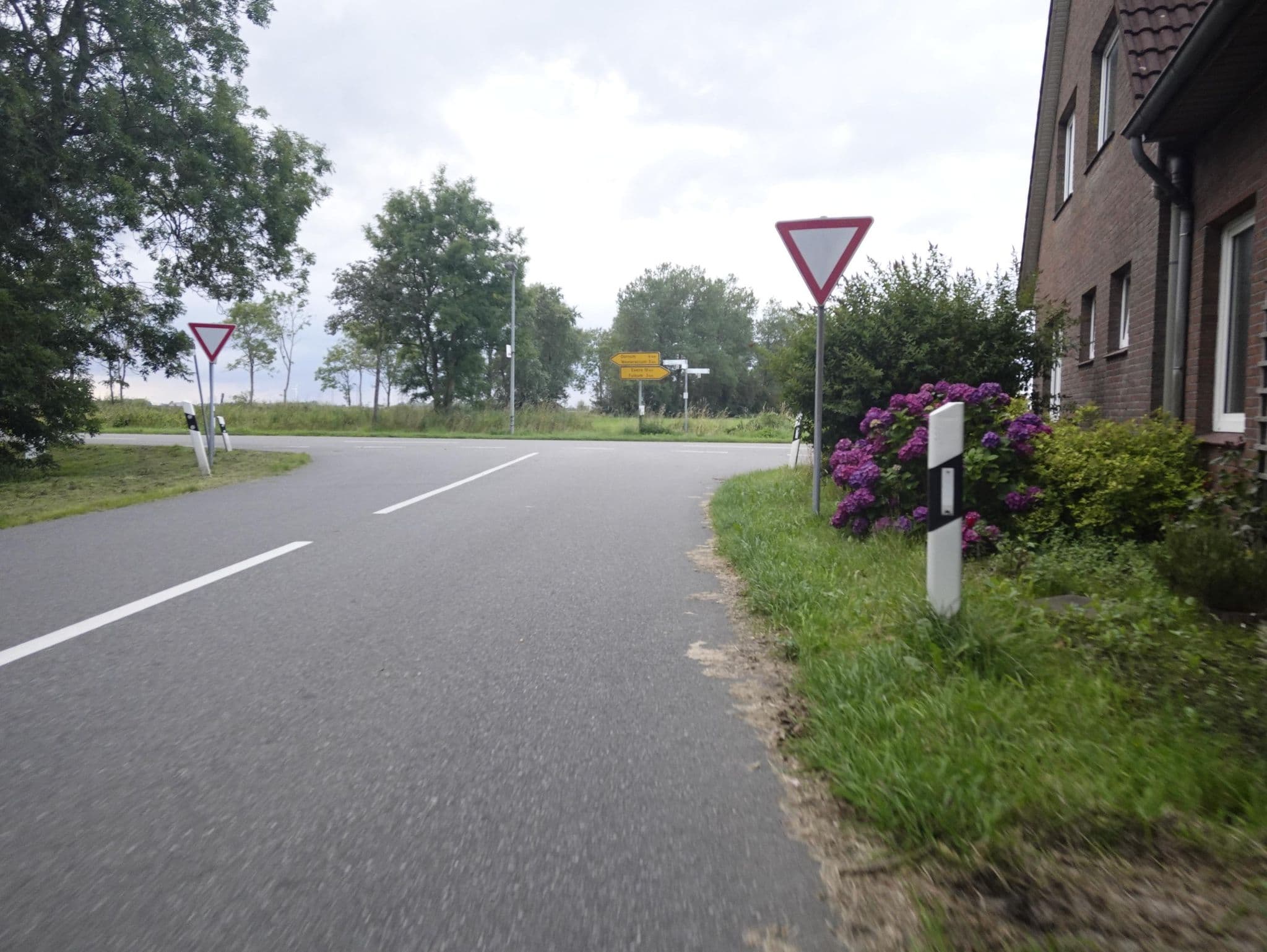 Street view near Hotel Pension Schienfatt am Dornumersieler Tief, Dornum — © skaycle (CC BY-SA · Mapillary)