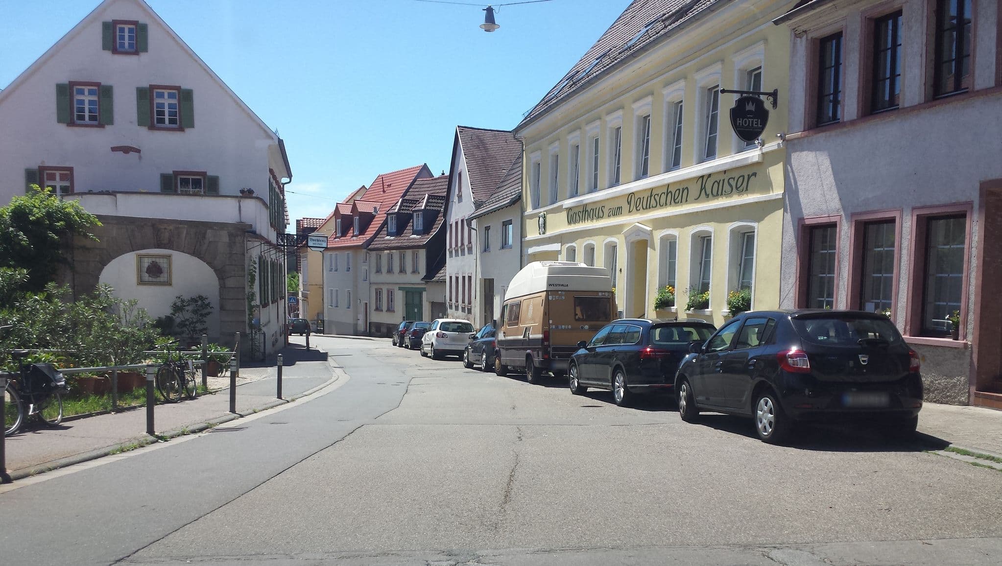 Street view near DK Hotel Deutscher Kaiser, Dossenheim — © wegavision (CC BY-SA · Mapillary)