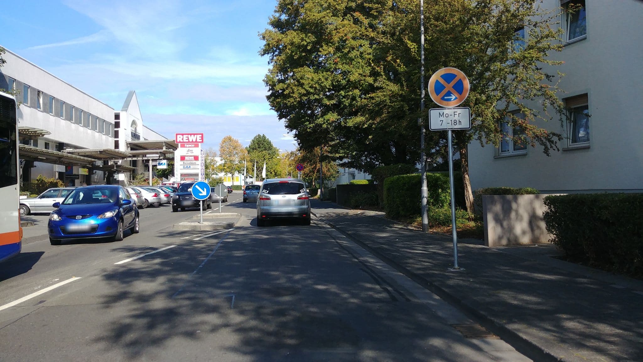 Street view near Apart-Hotel Wiesbaden, Dotzheim — © kreuzschnabel (CC BY-SA · Mapillary)