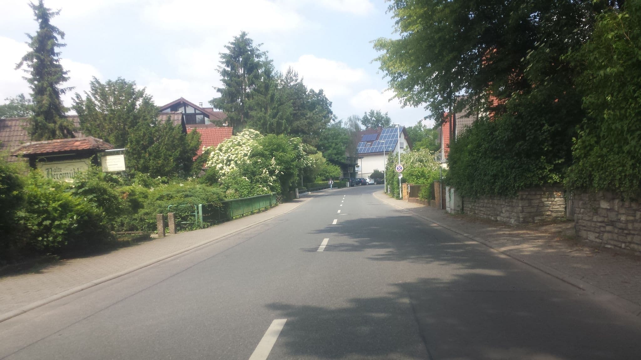 Street view near Landgasthof & Vinothek Alte Bergmühle, Dreieich — © wegavision (CC BY-SA · Mapillary)