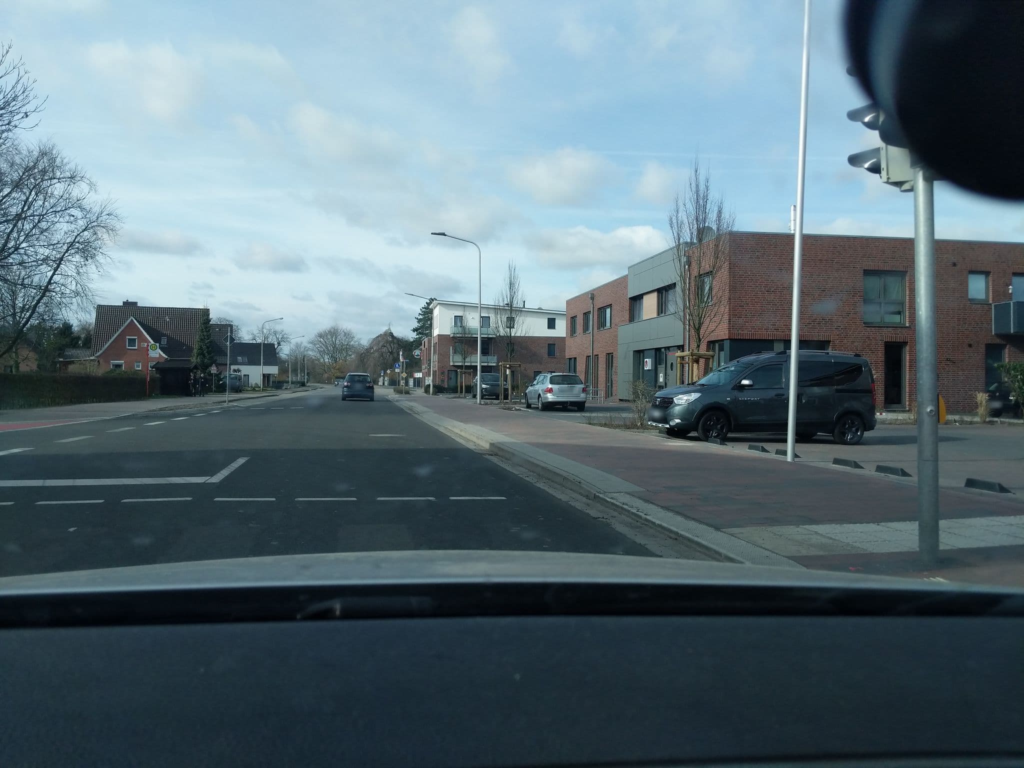 Street view near Bäckerei - Café - Hotel Am Rathaus, Backhaus Lünstedt Drochtersen, Drochtersen — © nesshof (CC BY-SA · Mapillary)