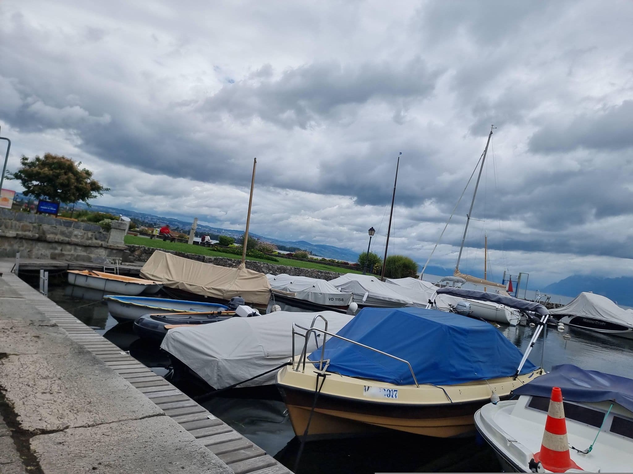 Street view near Hôtel Mont-Blanc, Morges — © mapfool (CC BY-SA · Mapillary)