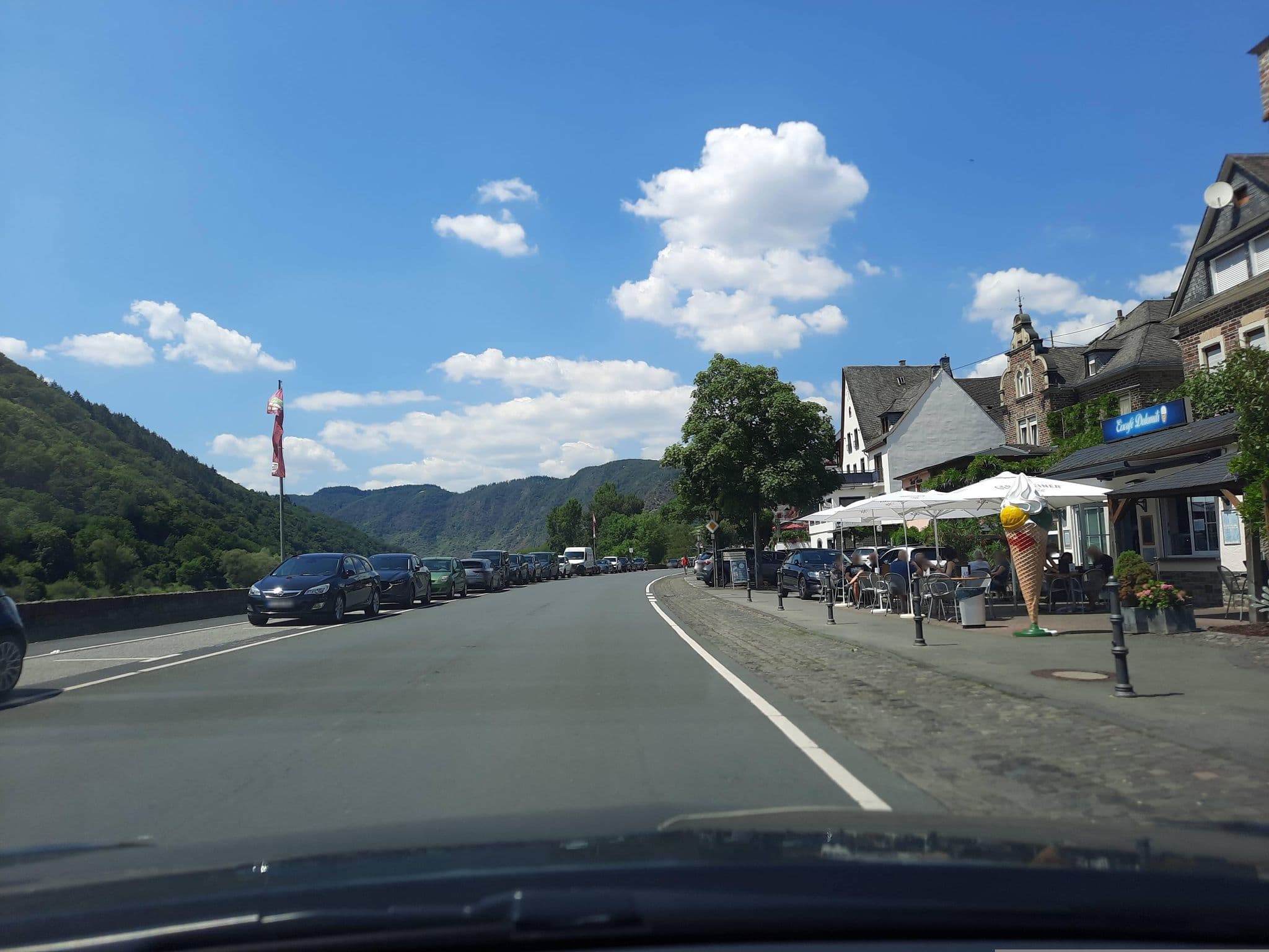 Street view near Hotel Alte Bürgermeisterei, Ediger-Eller — © Lowiekse (CC BY-SA · Mapillary)