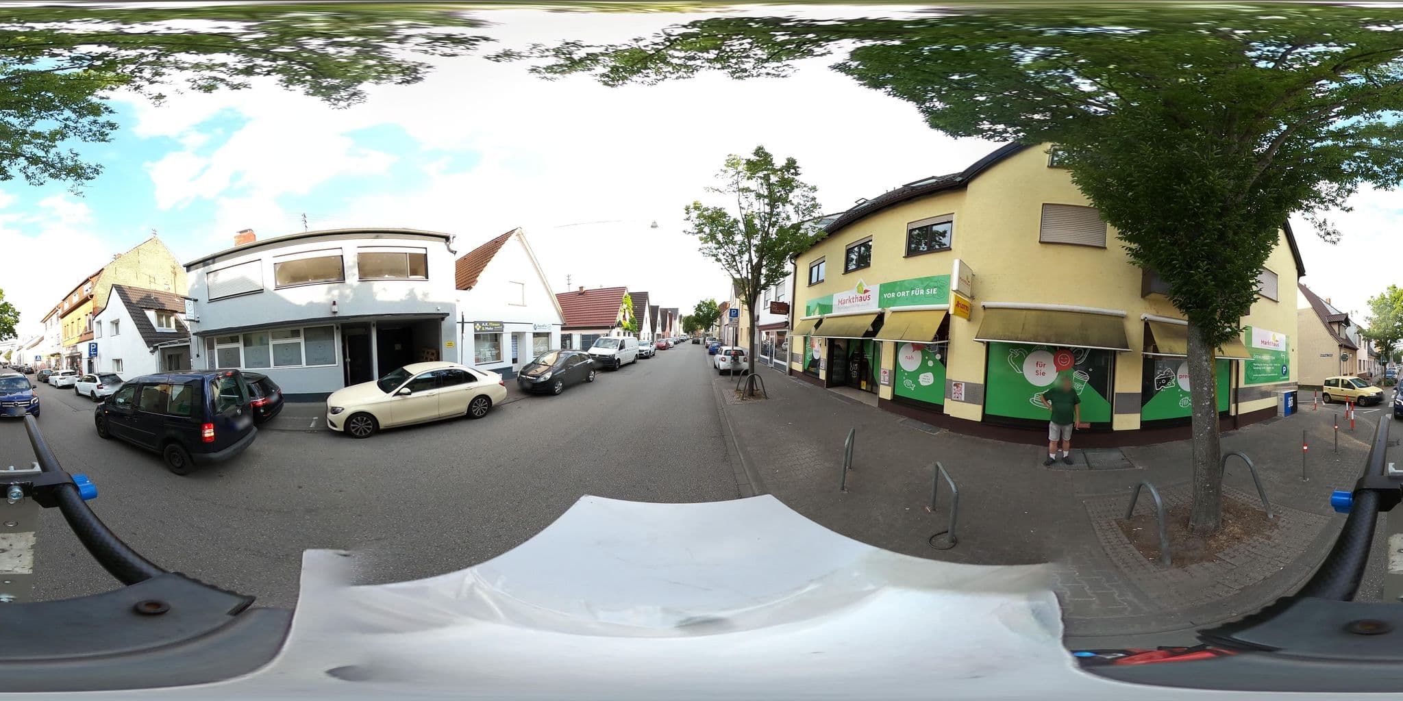 Street view near Haus Baron 2, Edingen-Neckarhausen — © wegavision (CC BY-SA · Mapillary)