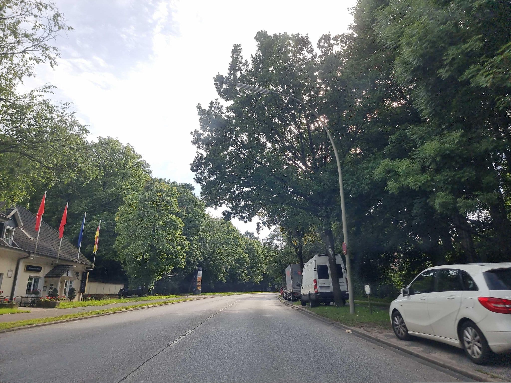 Street view near Hotel Grüne Tanne, Eißendorf — © ma_rt_in (CC BY-SA · Mapillary)