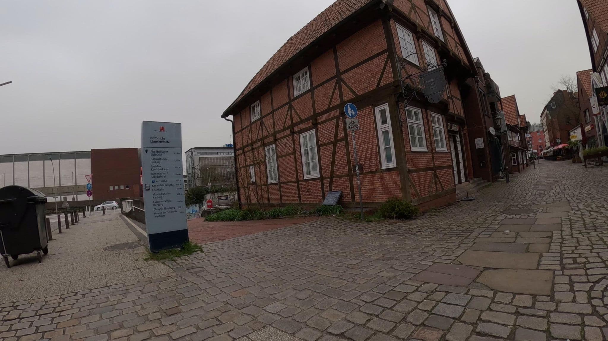 Street view near Altstadthotel, Harburg — © veloroute_hamburg (CC BY-SA · Mapillary)