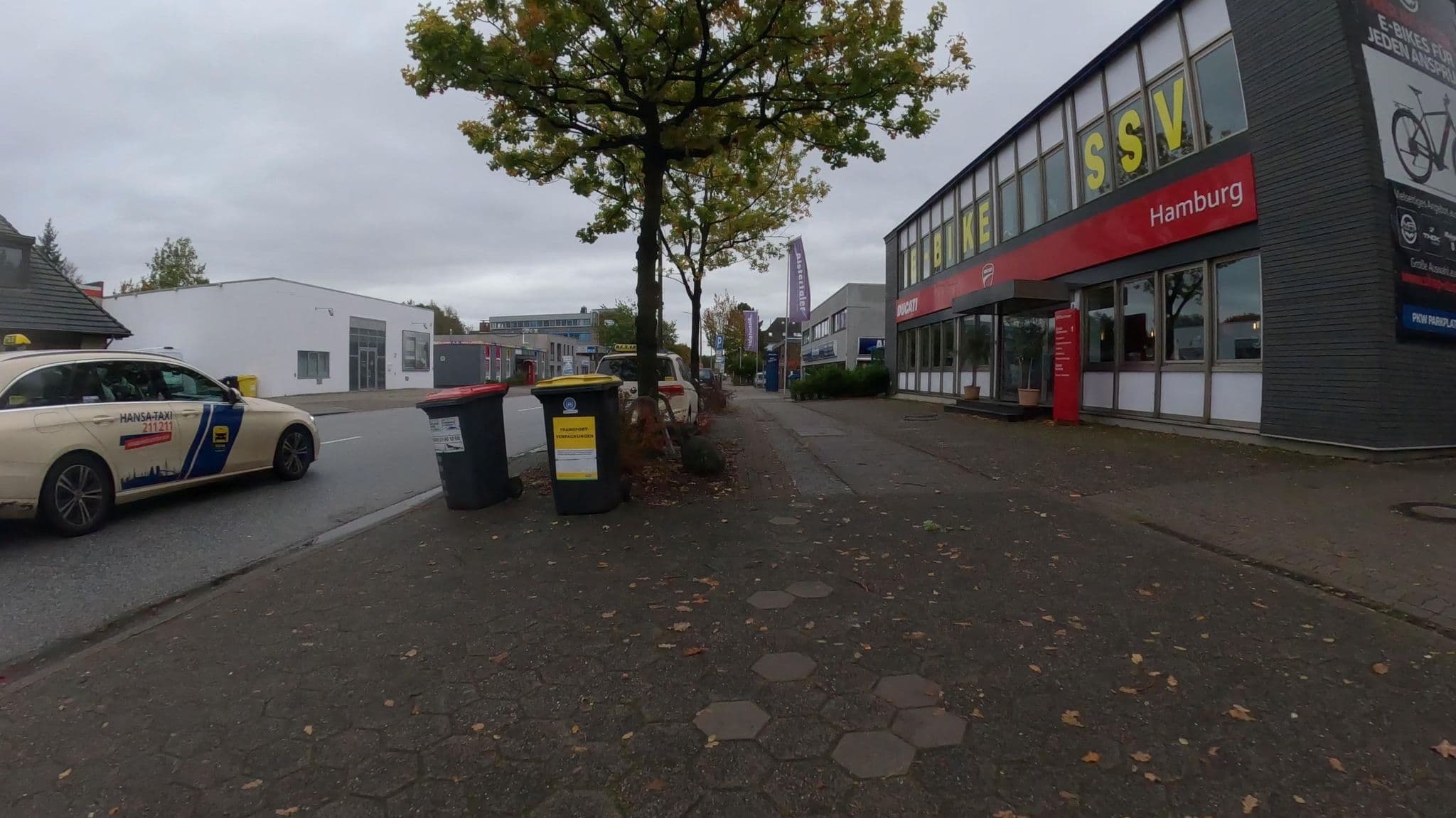 Street view near C&M Hotel, Niendorf — © veloroute_hamburg (CC BY-SA · Mapillary)