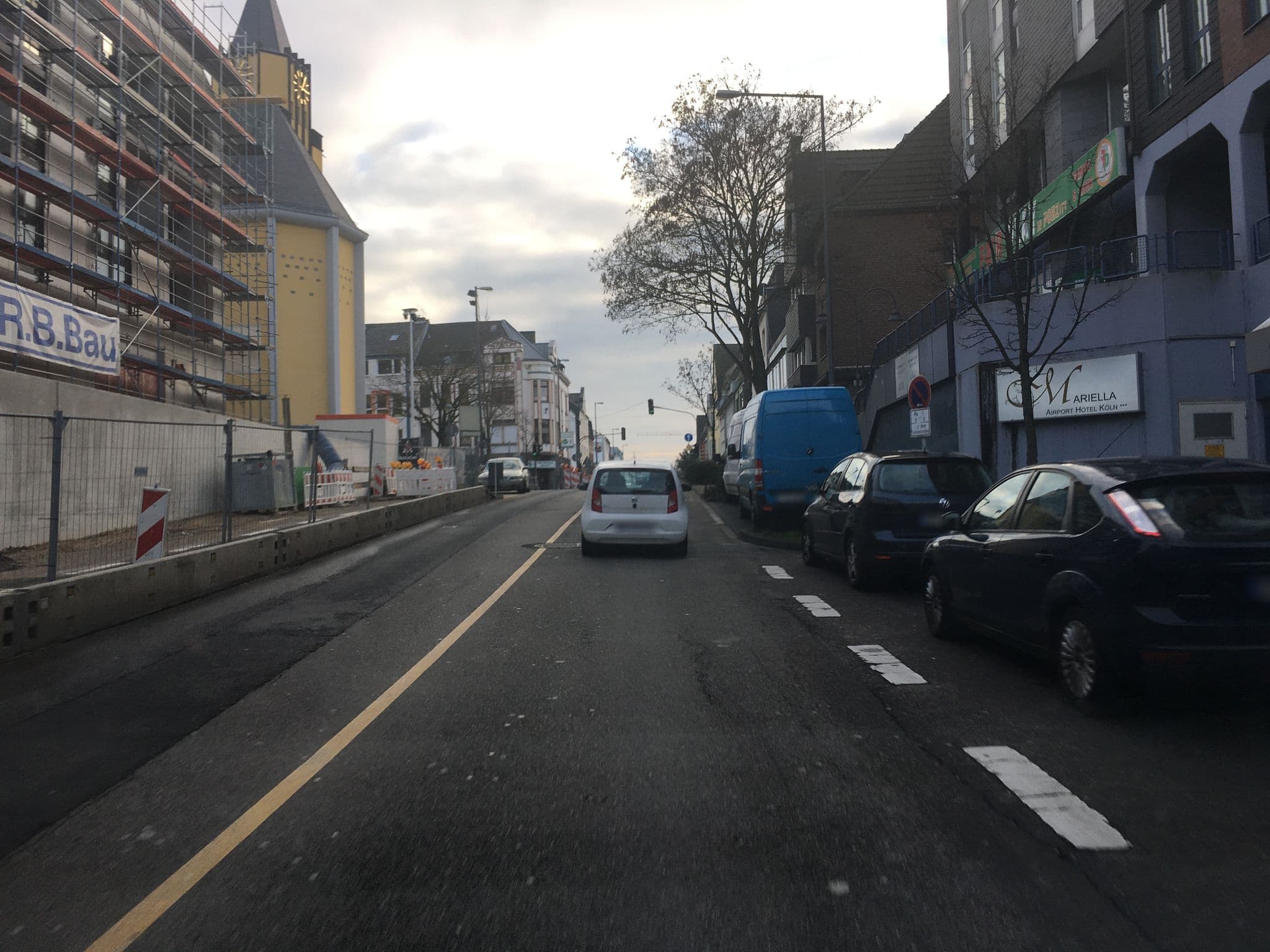 Street view near Garner Hotel Cologne Porz - Airport by IHG, Porz am Rhein — © raymond (CC BY-SA · Mapillary)