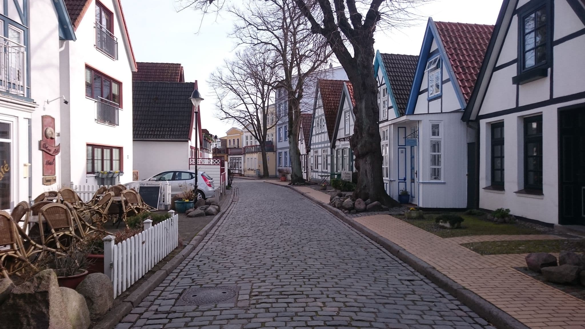 Street view near Vogel Hotel Appartement & Spa, Warnemünde — © thx (CC BY-SA · Mapillary)