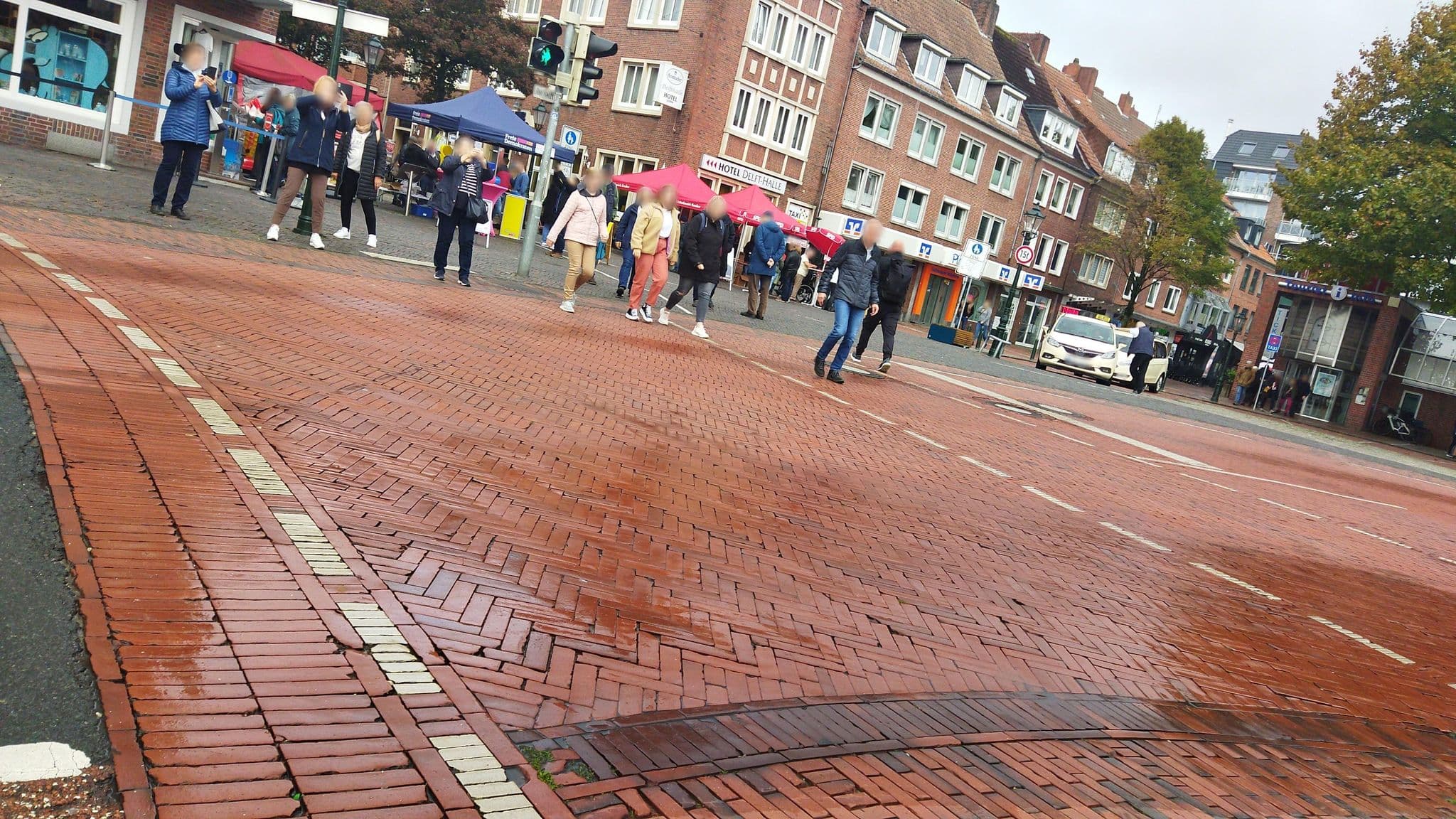 Street view near Hotel Delfthalle garni Emden, Emden — © changchun1 (CC BY-SA · Mapillary)