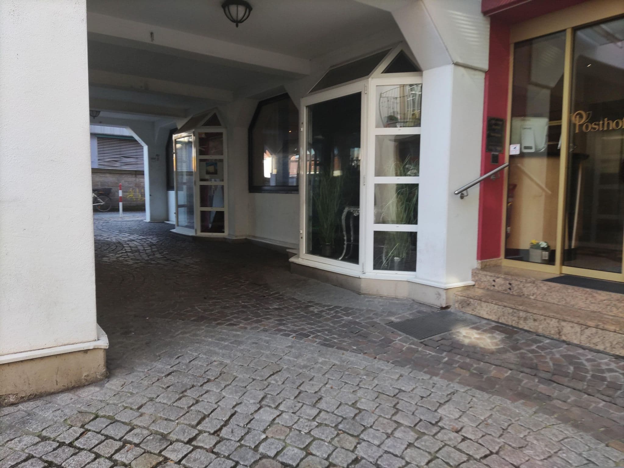 Street view near UNO Hotel Posthof, Saarlouis, Saarlouis — © lokilech (CC BY-SA · Mapillary)