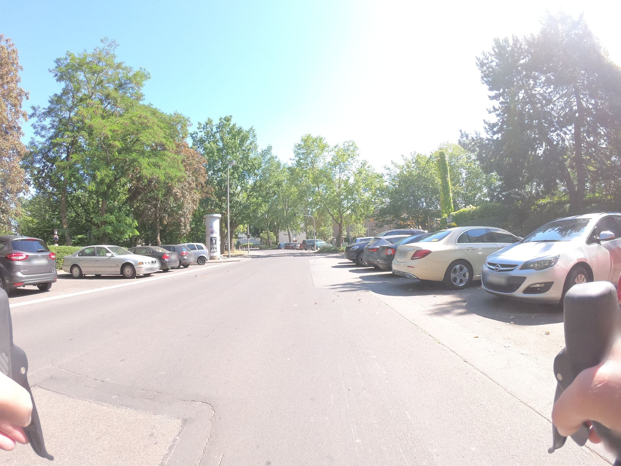 Street view near Central Hotel Eschborn, Eschborn — © kaltuna (CC BY-SA · Mapillary)