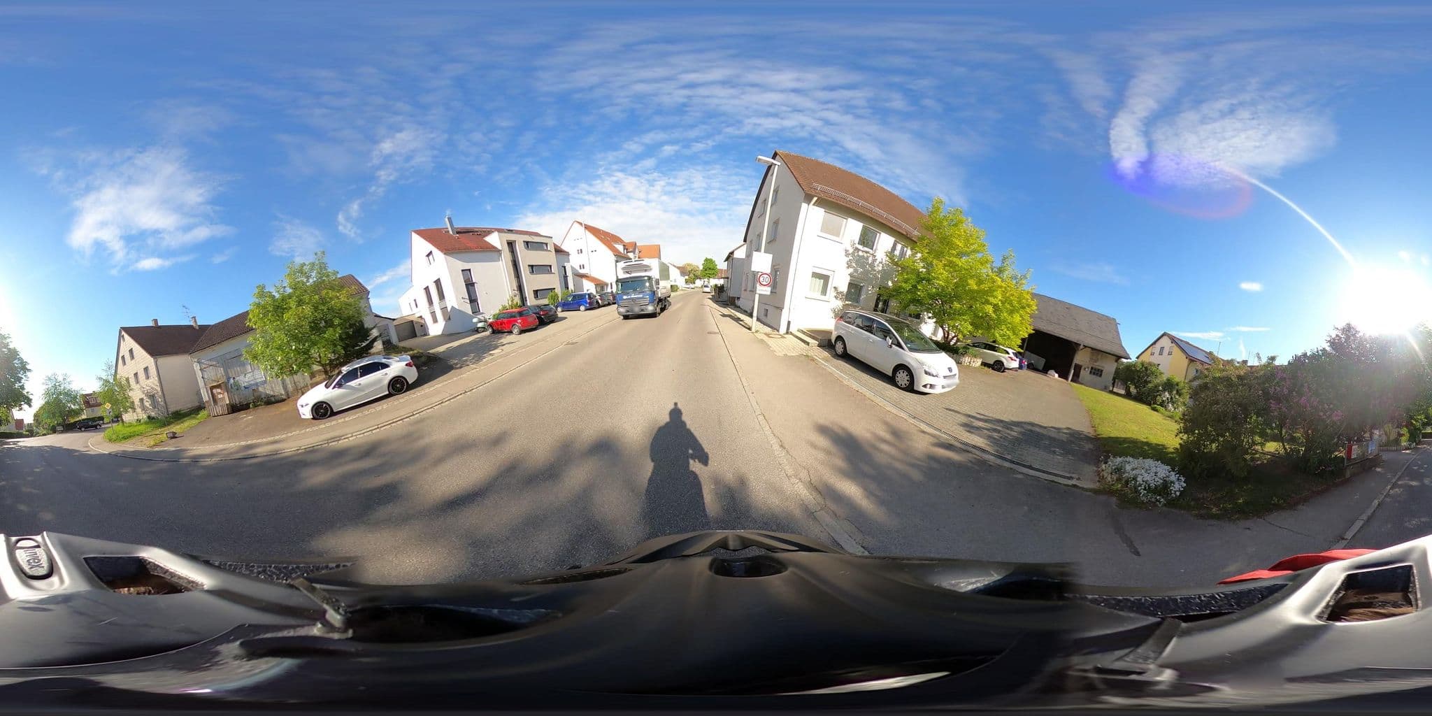 Street view near Hotel Engel | Ulm, Eselsberg — © johnny-park (CC BY-SA · Mapillary)