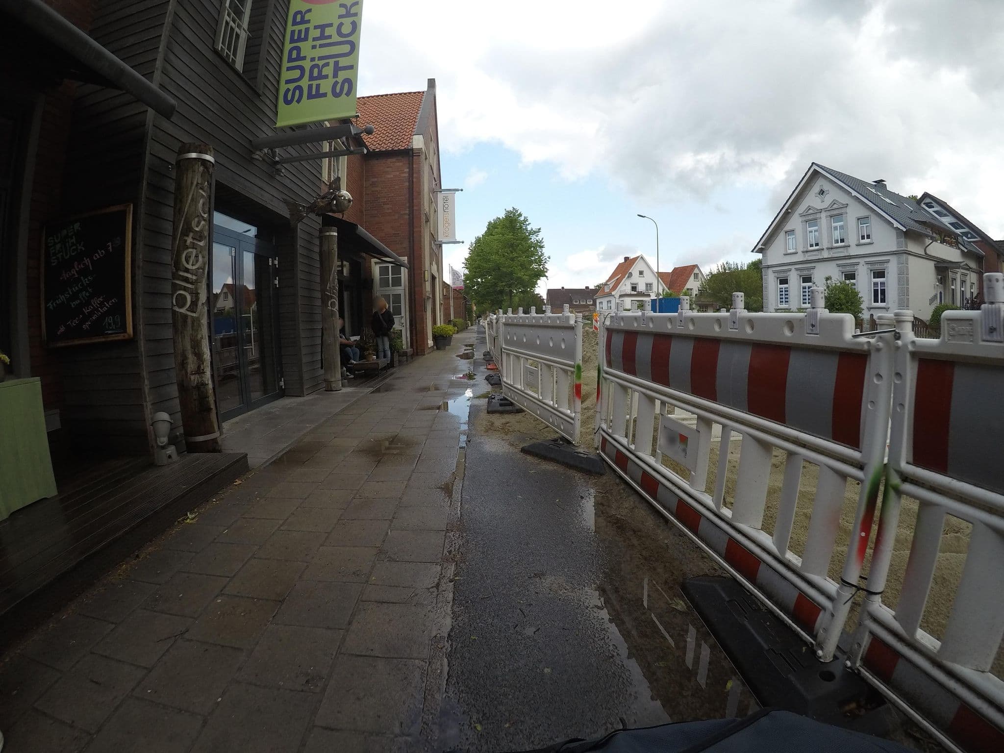 Street view near Krögers Hotel, Esens — © mfa (CC BY-SA · Mapillary)