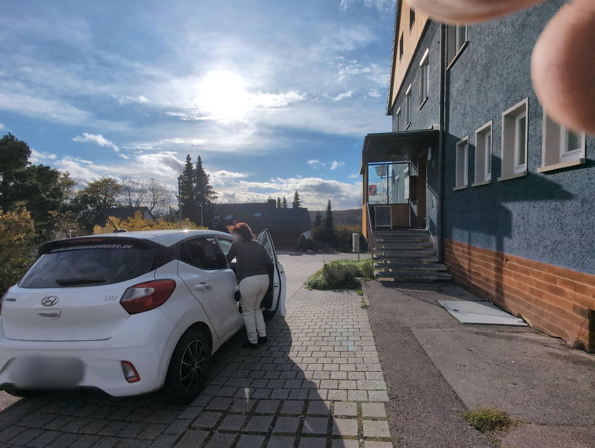 Street view near Hotel Restaurant Kelter Esslingen, Esslingen — © zetto (CC BY-SA · Mapillary)