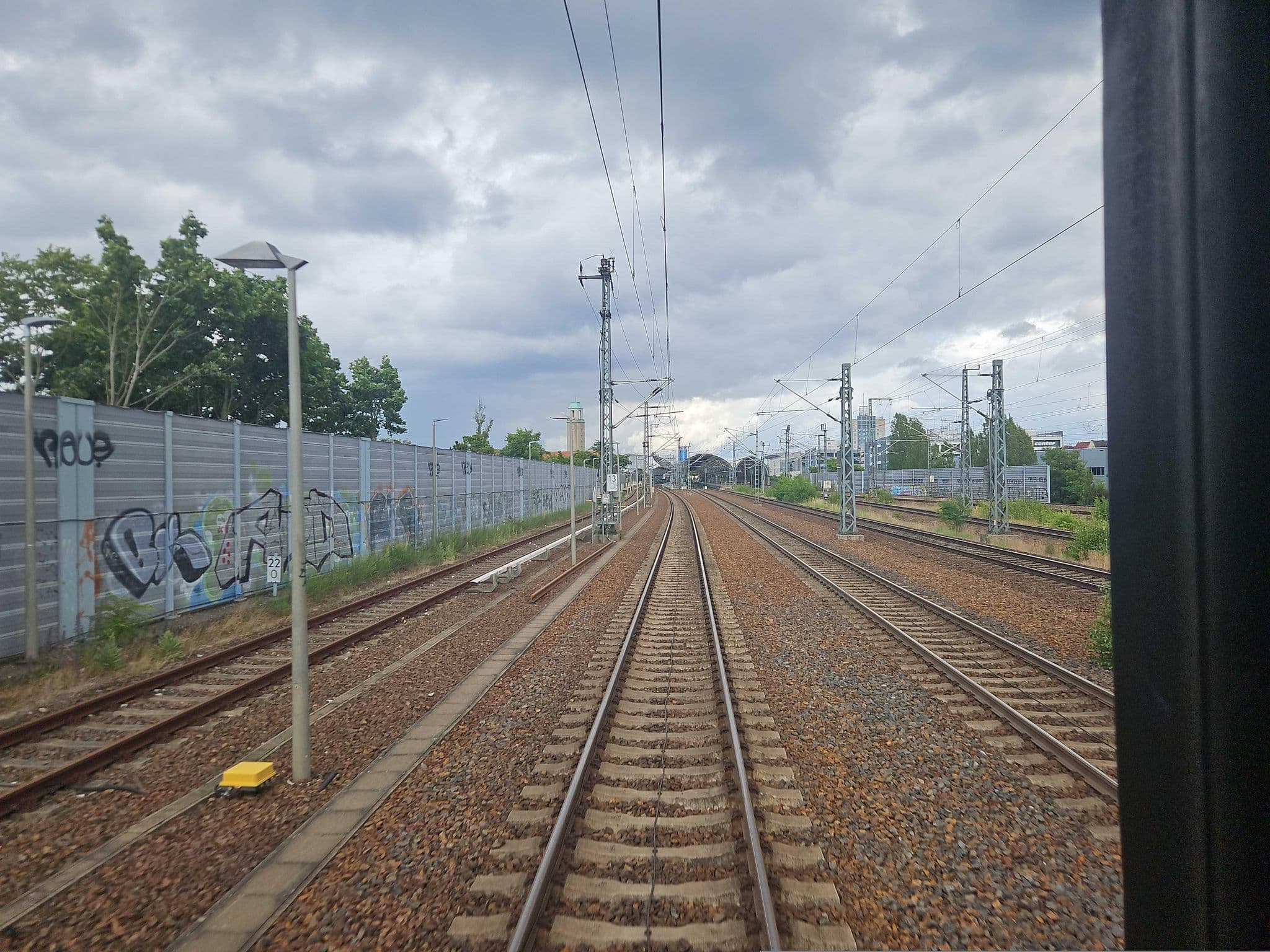 Street view near Hotel Elifim, Wilhelmstadt — © bigbug21 (CC BY-SA · Mapillary)