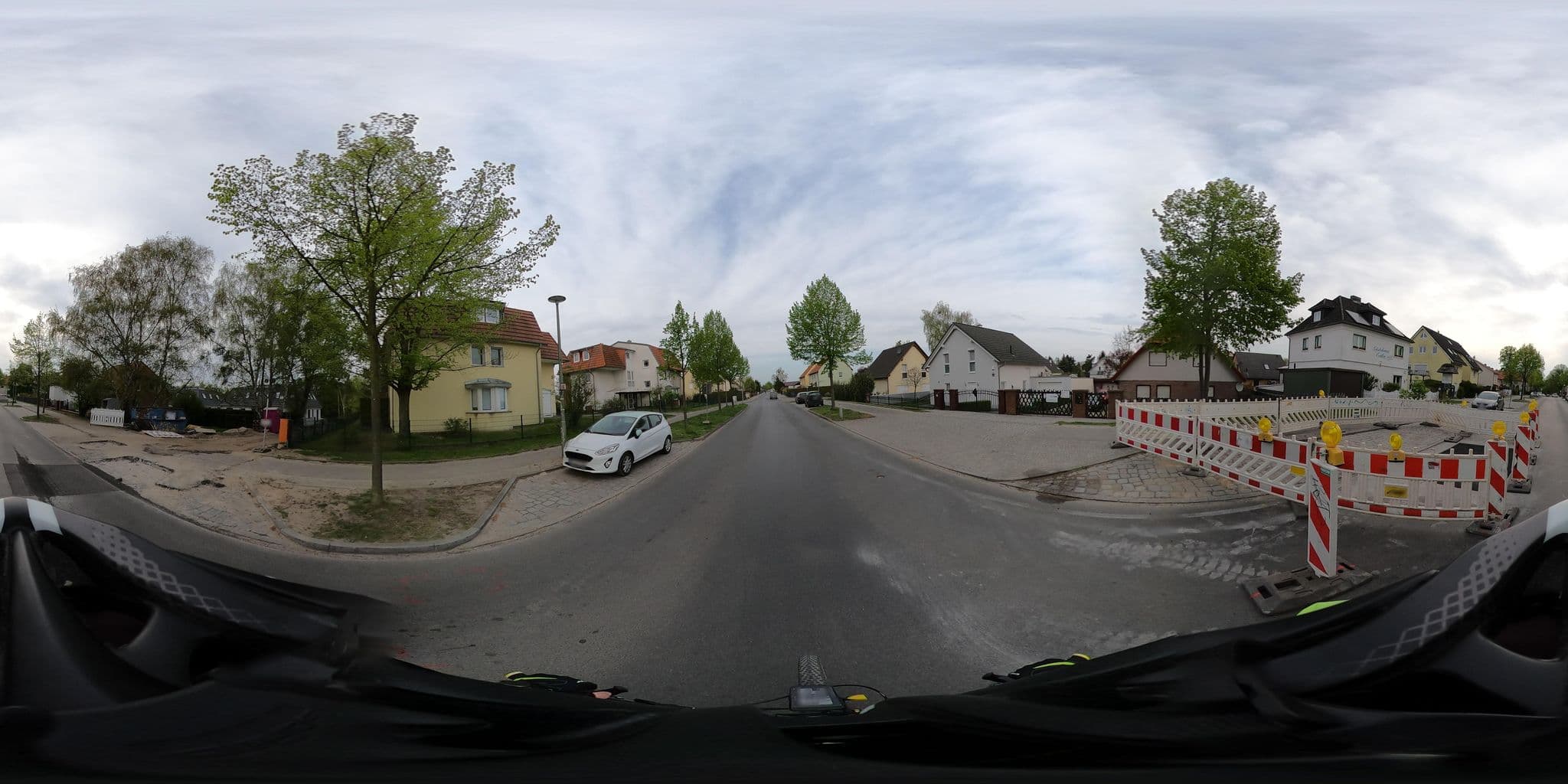 Street view near Gästehaus Erika, Staaken — © stefanhrt (CC BY-SA · Mapillary)