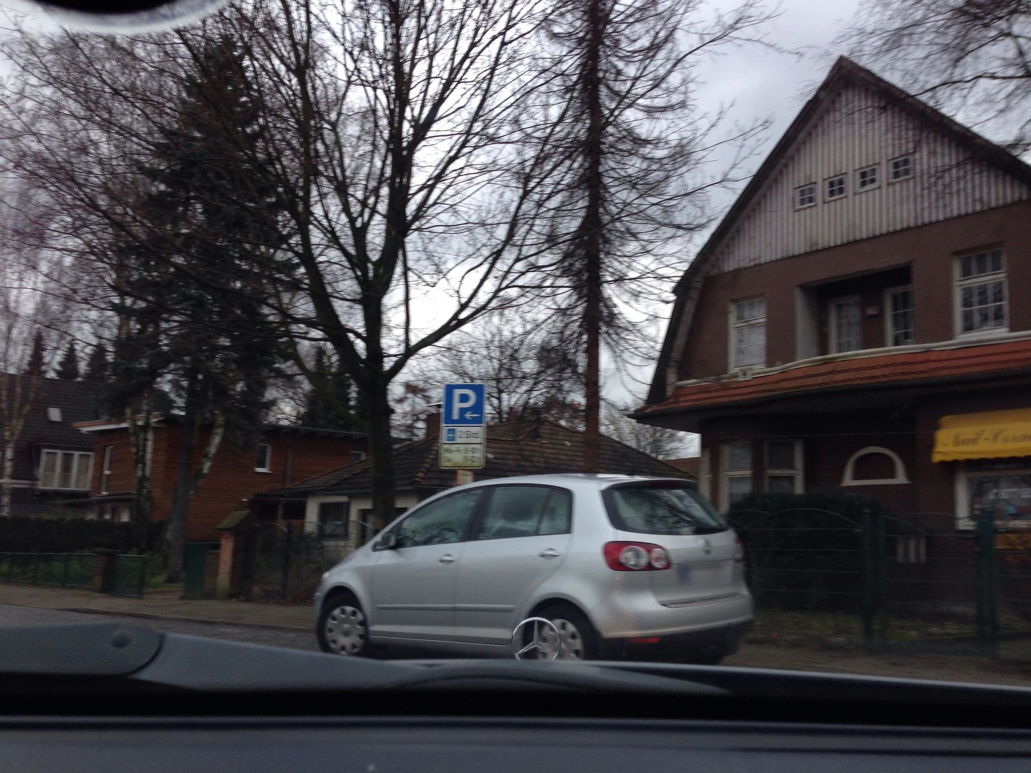 Street view near Signature East Hotel Falk, Rahlstedt — © mjay (CC BY-SA · Mapillary)