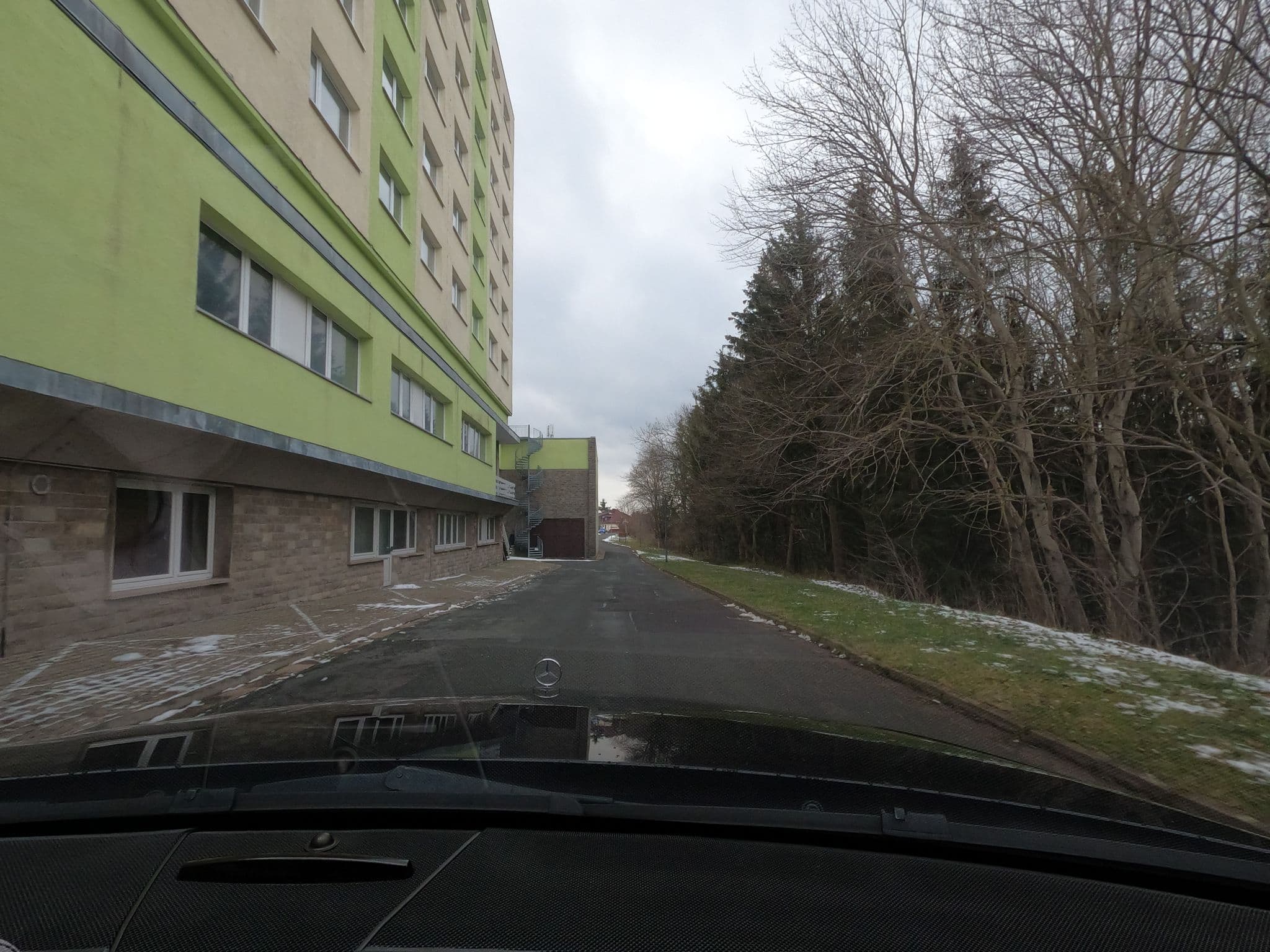 Street view near Ferien Hotel Rennsteigblick, Finsterbergen — © saschahaberkorn (CC BY-SA · Mapillary)