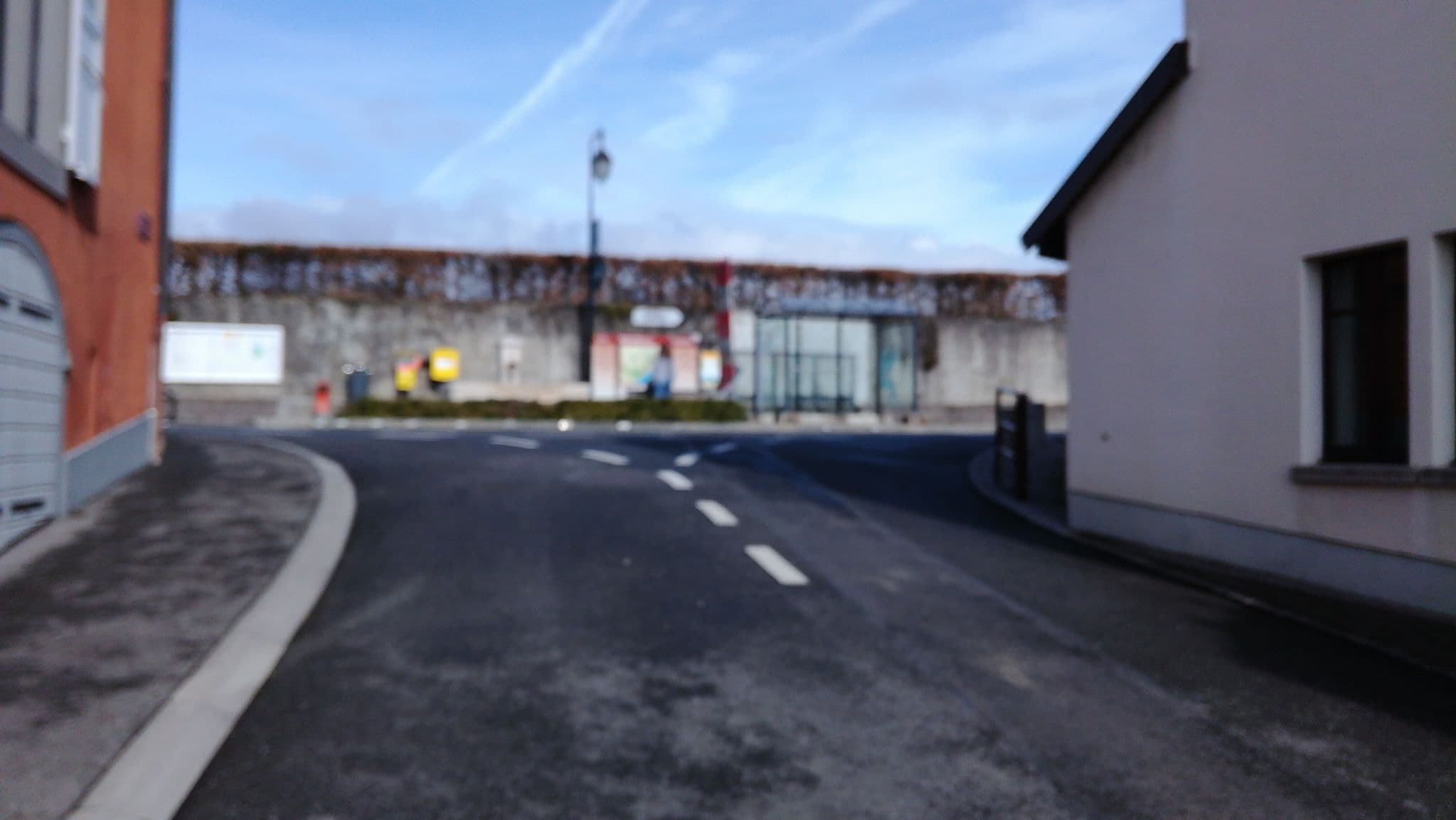 Street view near La Clef d'Or, Rolle — © klimakas (CC BY-SA · Mapillary)