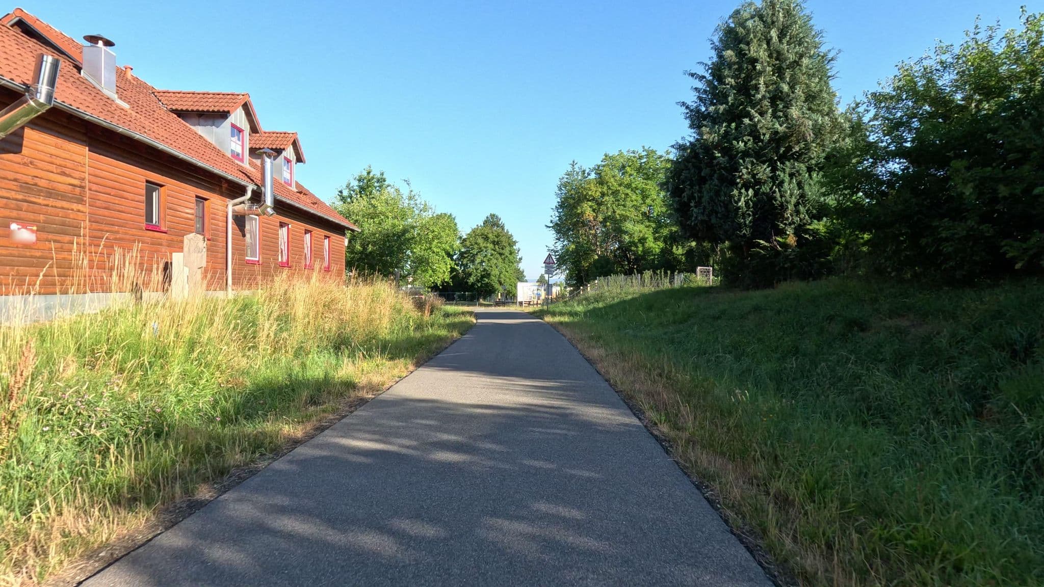 Street view near Familiengasthof Schaller, Floß — © rnissl (CC BY-SA · Mapillary)