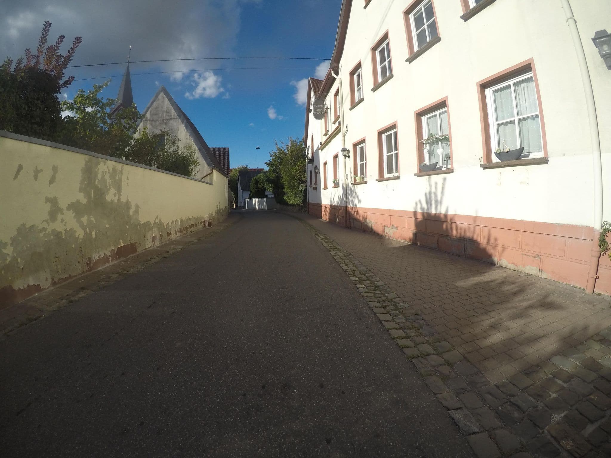 Street view near Eventhof und Gästehaus Weingewölbe San Martin, Gundersheim — © mfa (CC BY-SA · Mapillary)