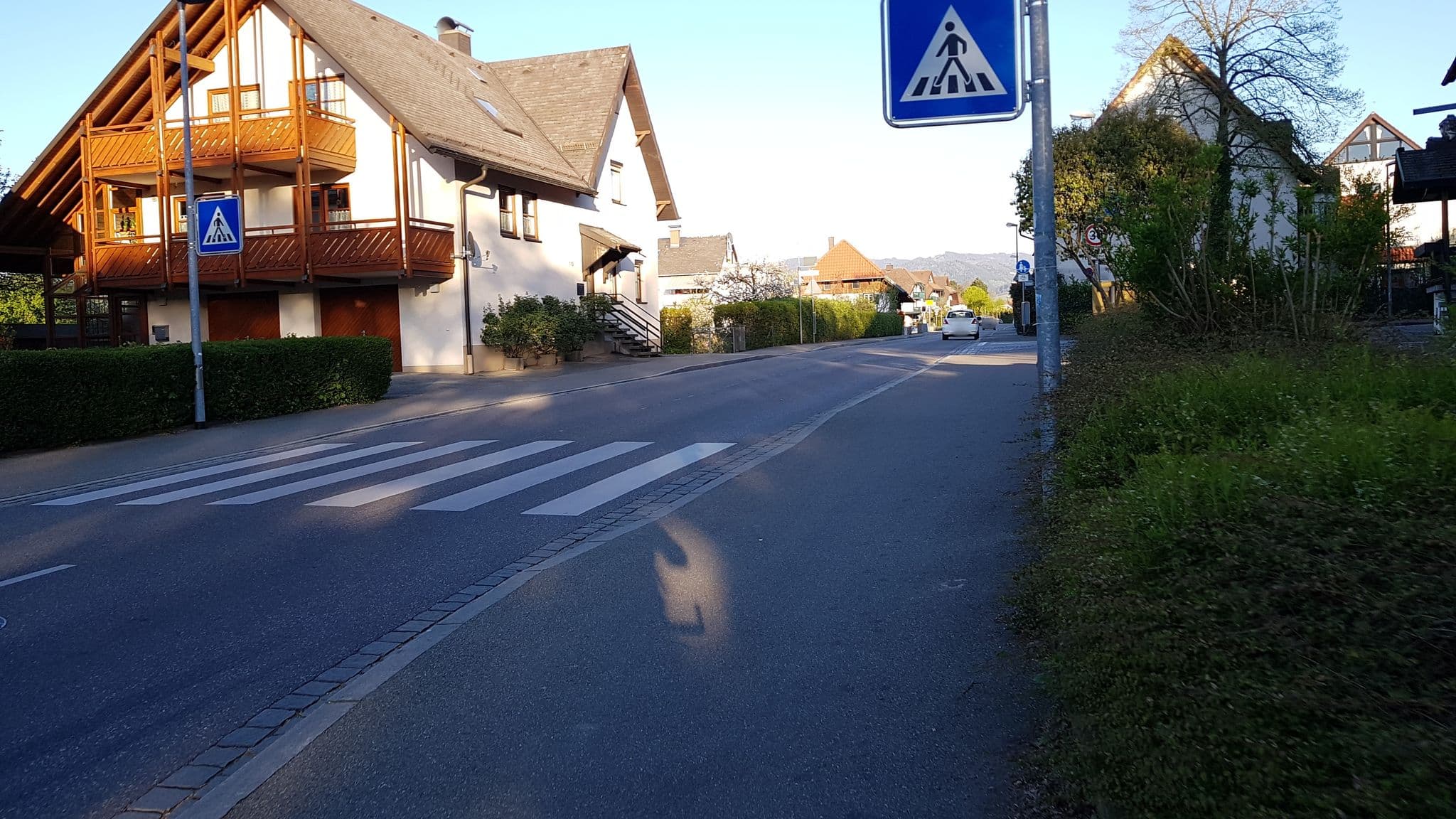 Street view near Hotel Schwärs Löwen, Kirchzarten — © bigbadone (CC BY-SA · Mapillary)
