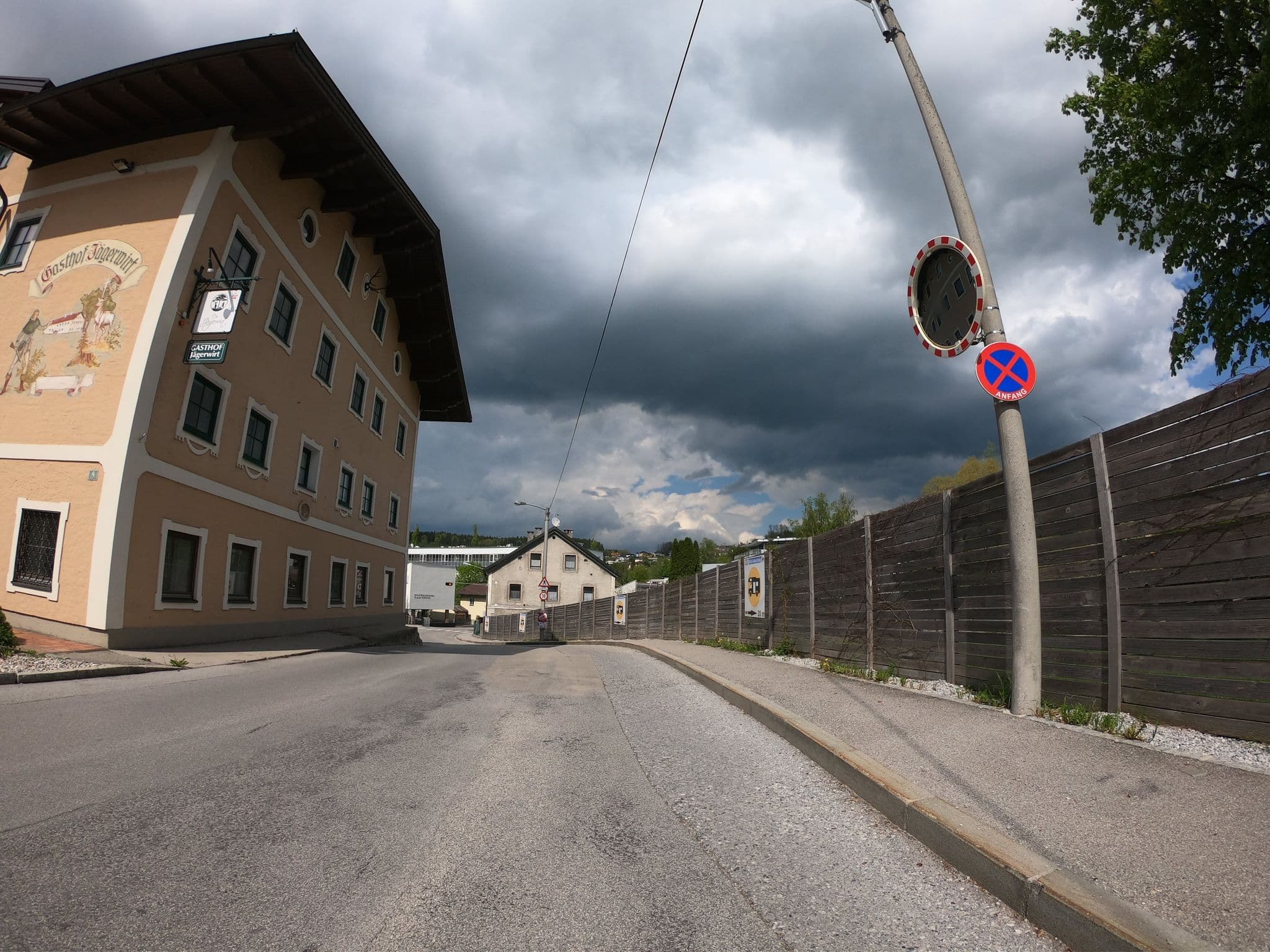 Street view near Der Jägerwirt - Hotel & Restaurant, Freilassing — © flansch (CC BY-SA · Mapillary)