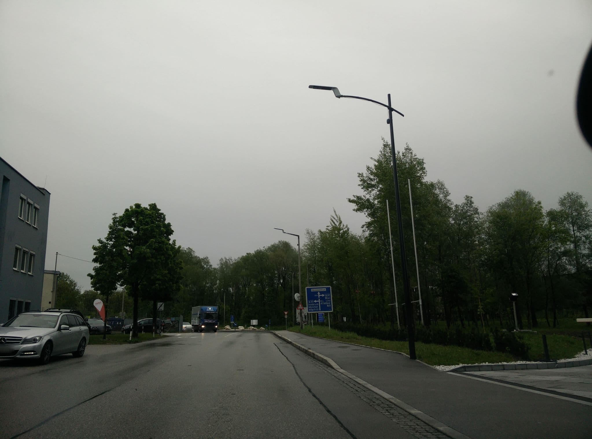 Street view near COOL MAMA Hotel Salzburg Sky Restaurant Bar, Freilassing — © knjegi (CC BY-SA · Mapillary)