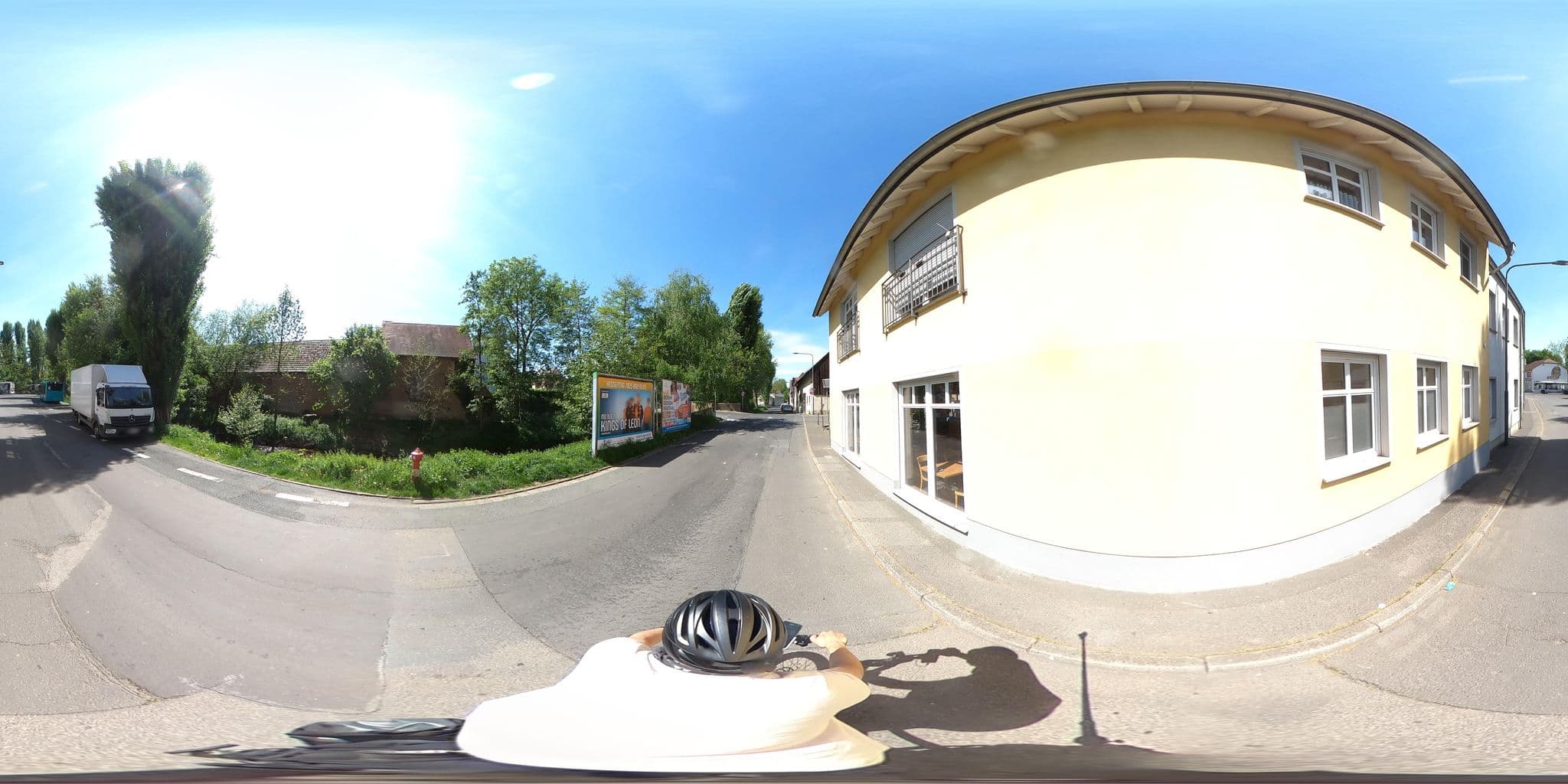 Street view near Hotel Alte Brücke, Bad Homburg - Obererlenbach, Friedrichsdorf — © Planungsgesellschaft_RV-K (CC BY-SA · Mapillary)