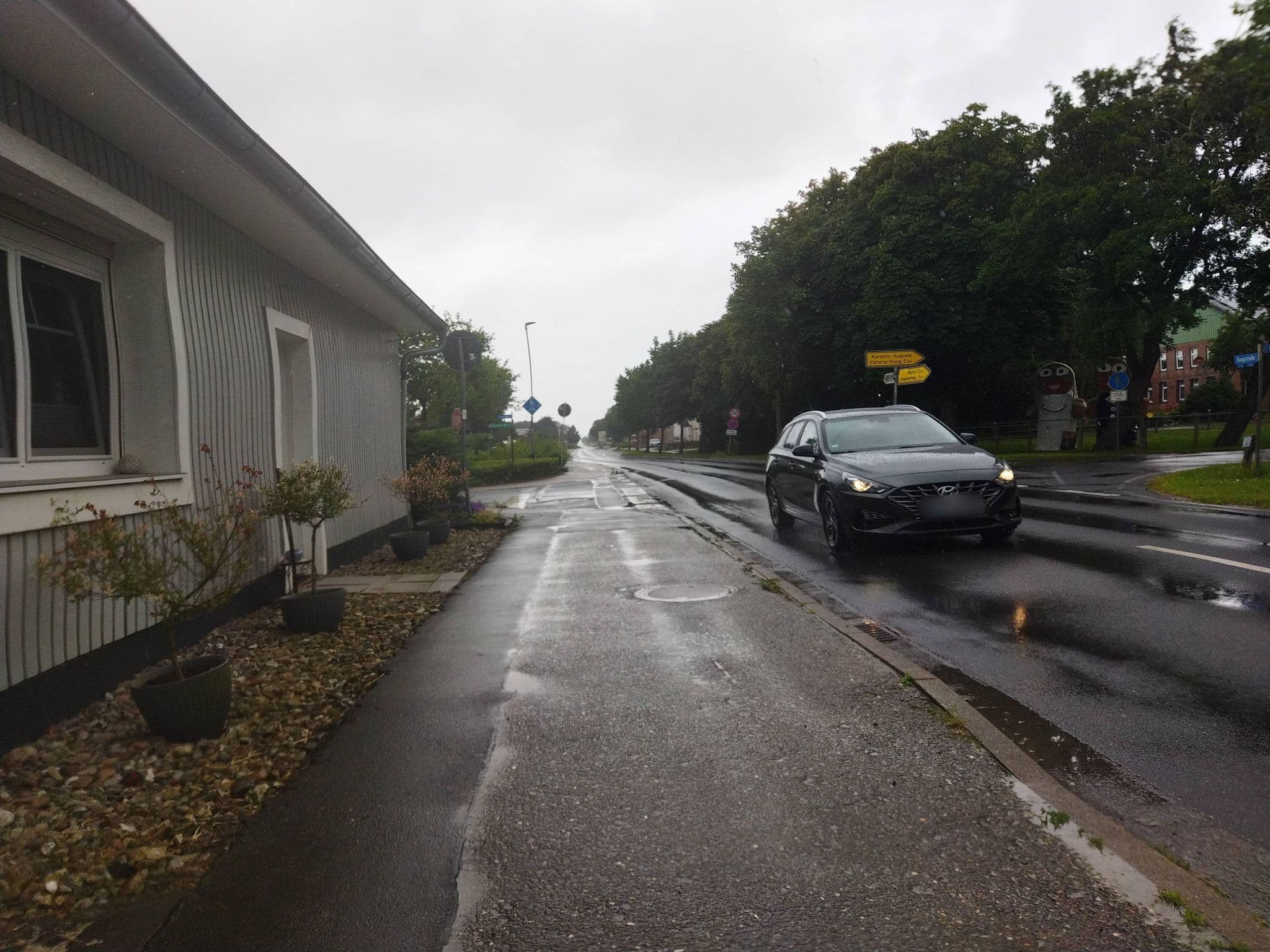 Street view near Fellermanns Vermietungen, Friedrichskoog — © changchun1 (CC BY-SA · Mapillary)