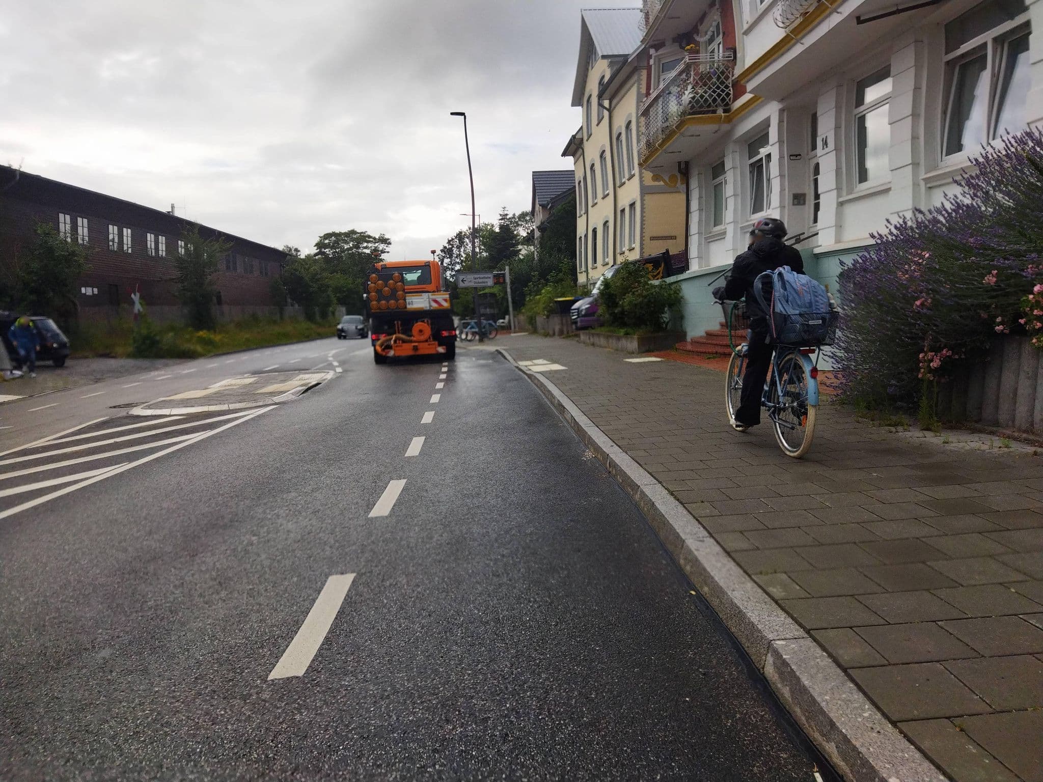 Street view near Pension Prieser Strand, Friedrichsort — © changchun1 (CC BY-SA · Mapillary)