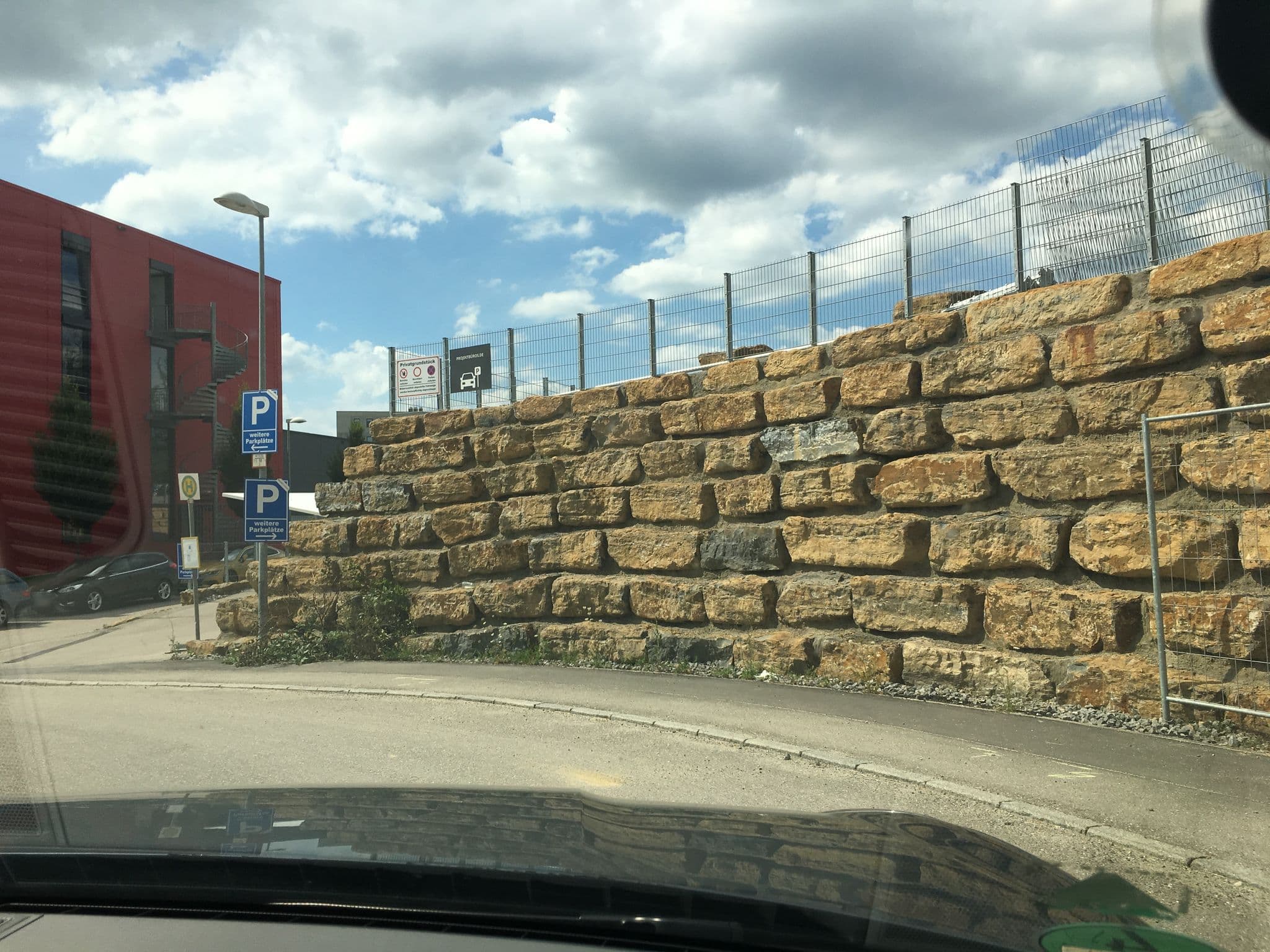 Street view near Business-Motel – direkt A8 Heimsheim / 24/7 Check-in / XL-Parkplatz, Heimsheim — © visc (CC BY-SA · Mapillary)