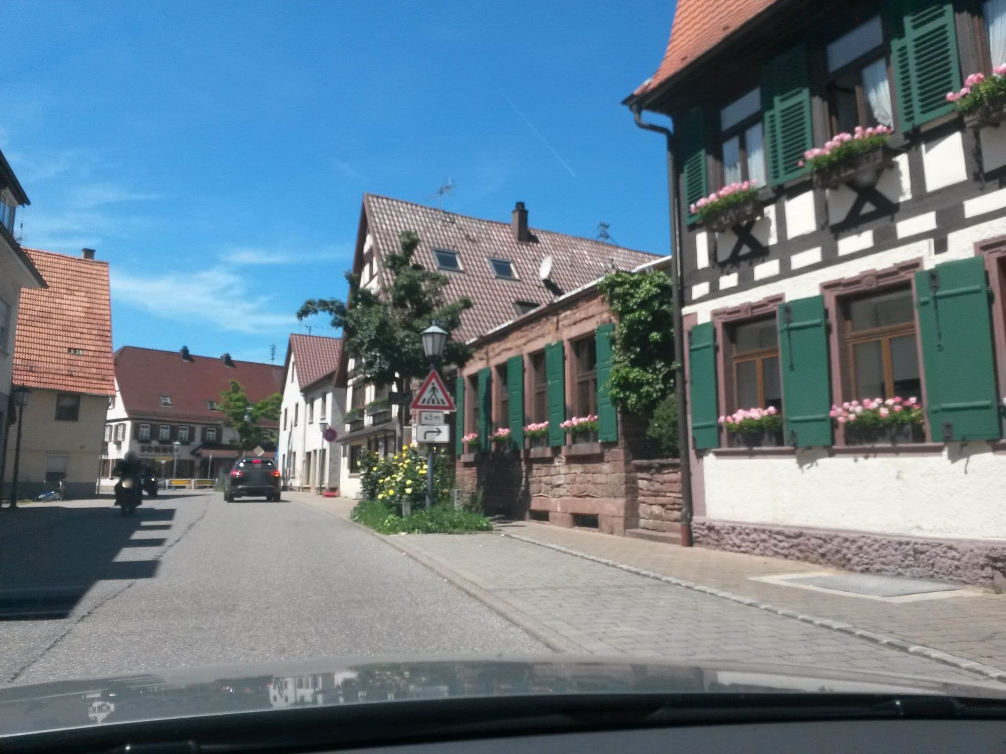 Street view near Ochsen Post Hotel & Restaurants - Peter Jost, Tiefenbronn — © rausk (CC BY-SA · Mapillary)